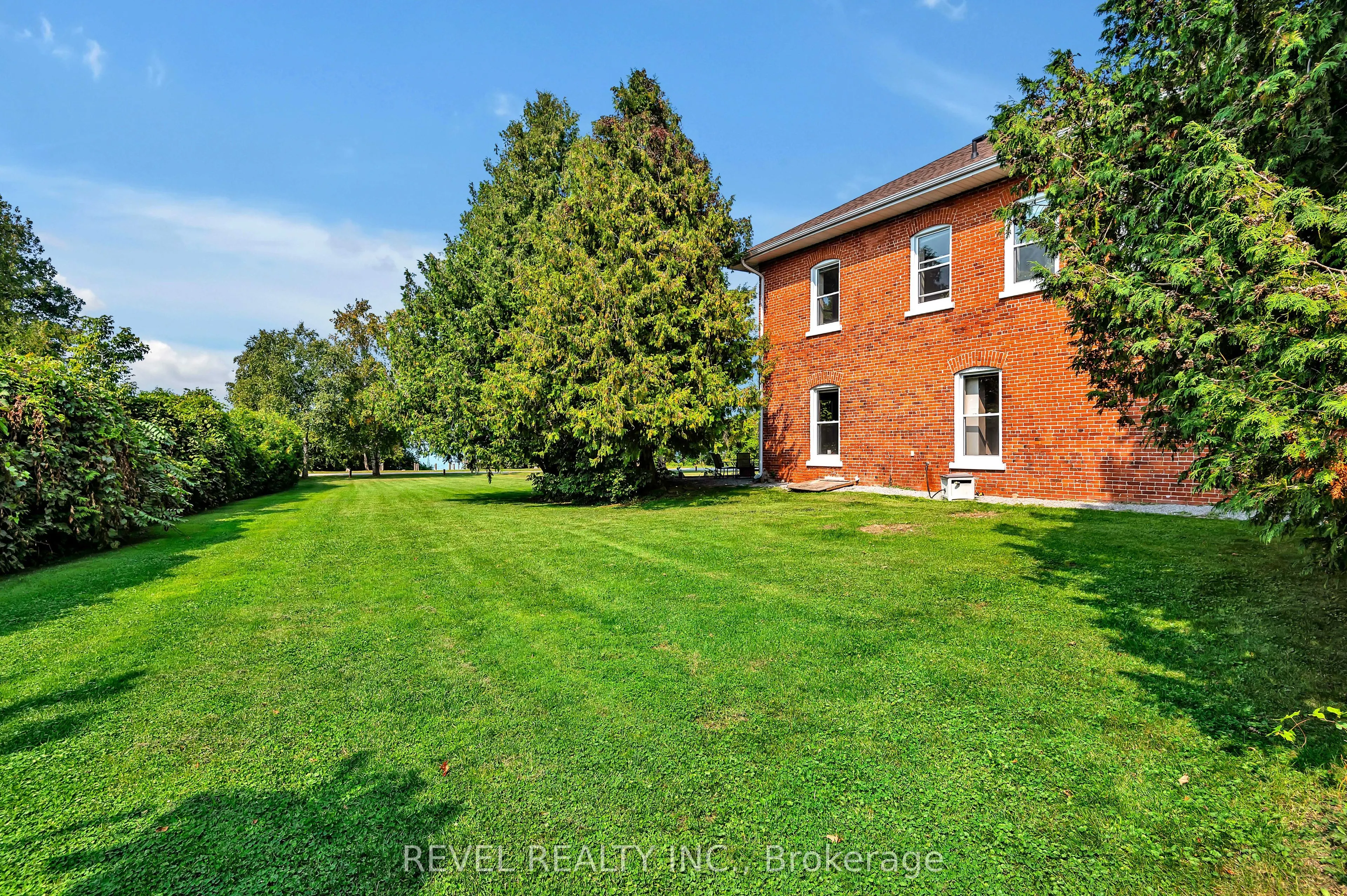 351 Hedge Road
