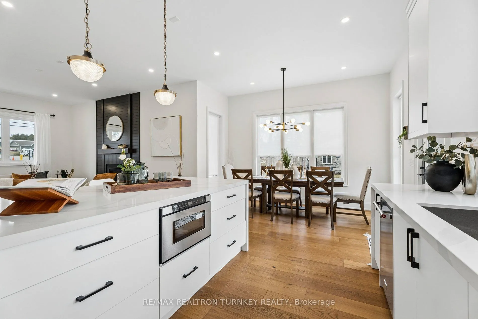 271 Main Street N