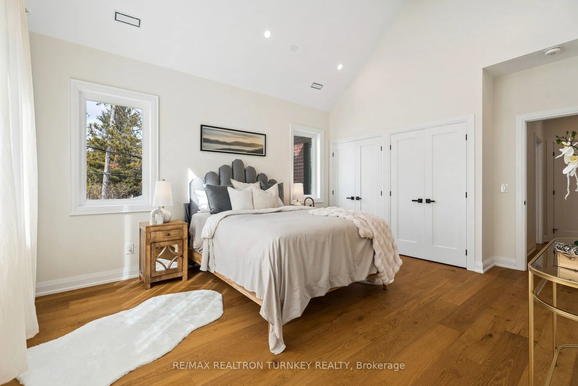 271 Main Street N