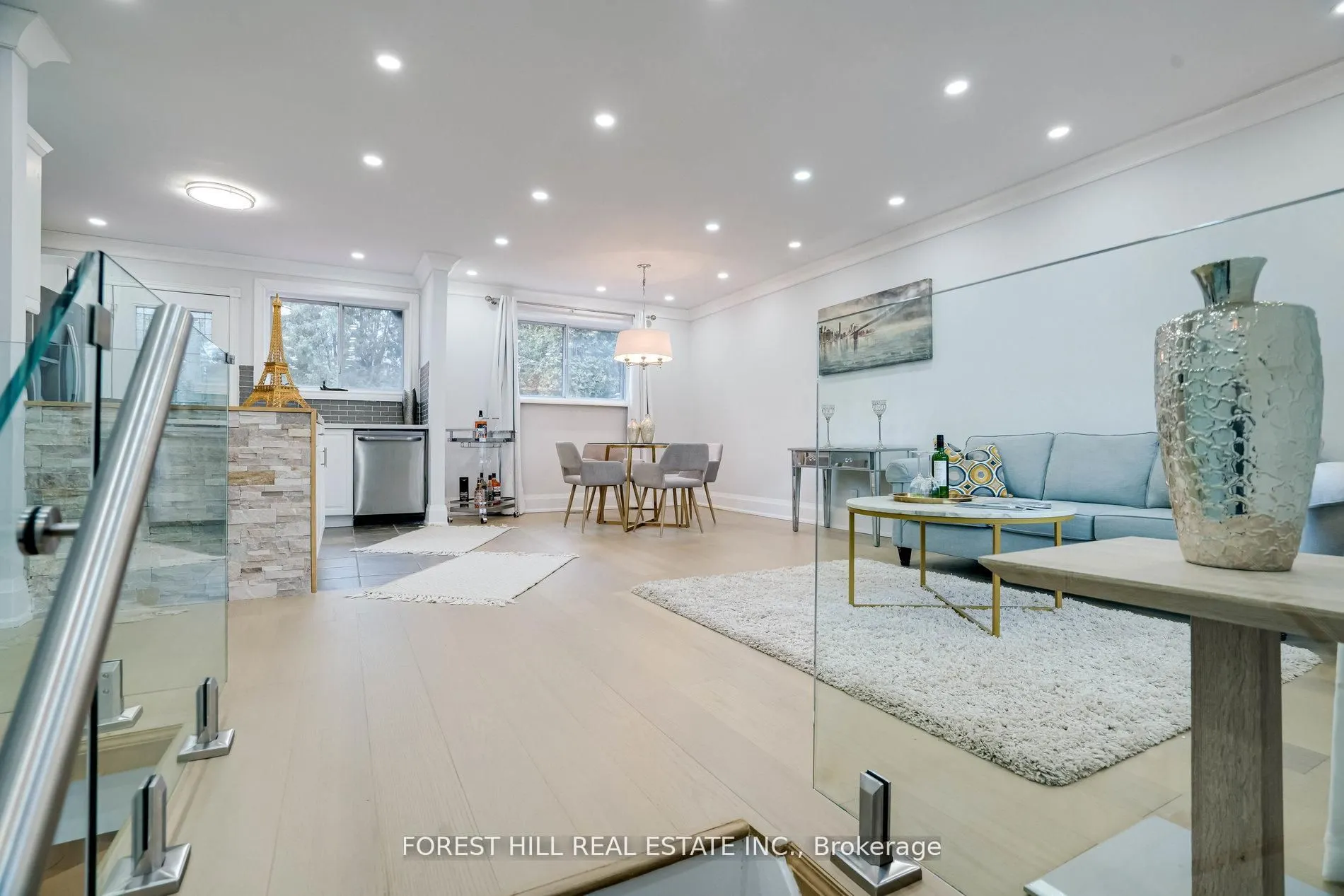 1 Willis Drive