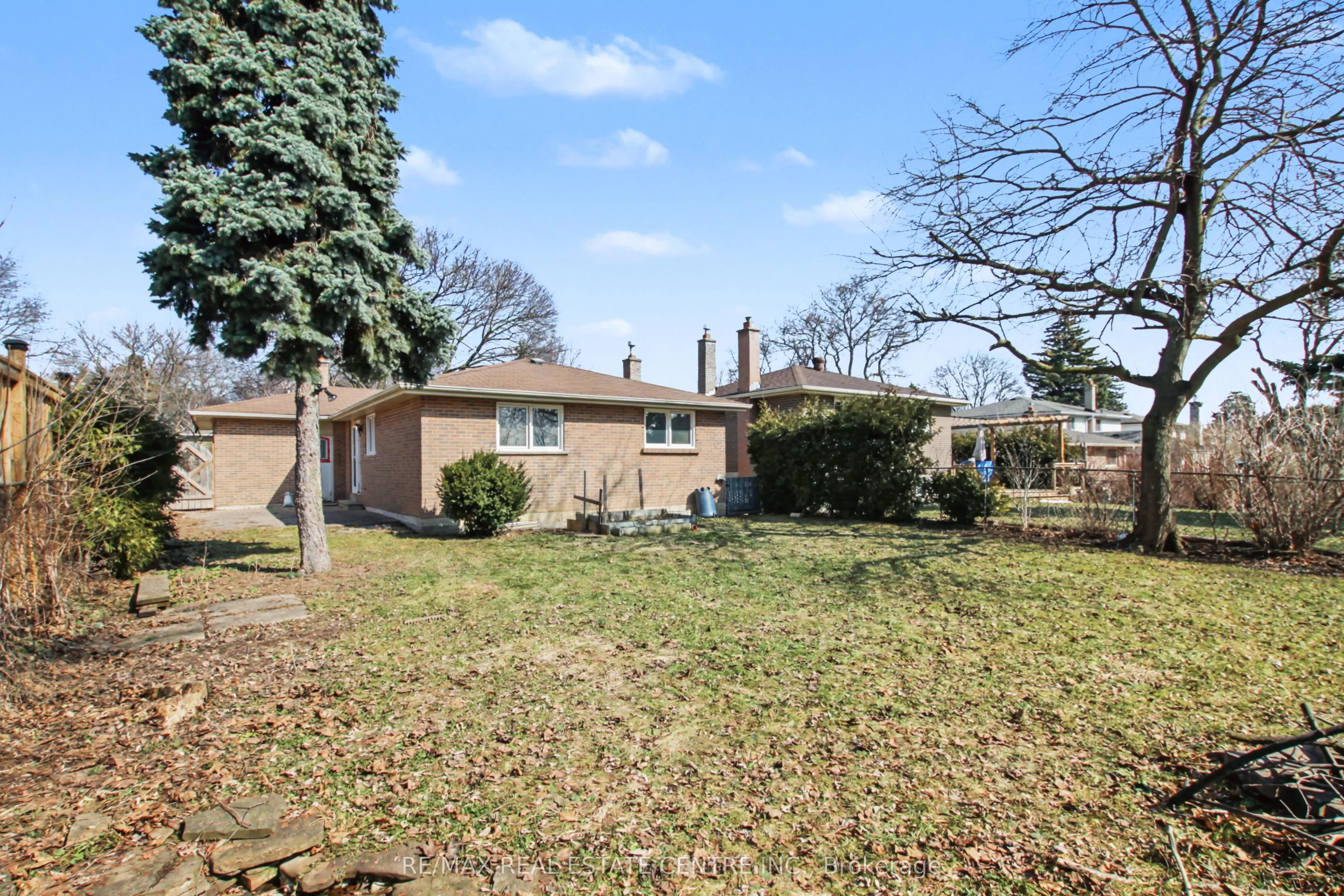61 Romfield Circuit