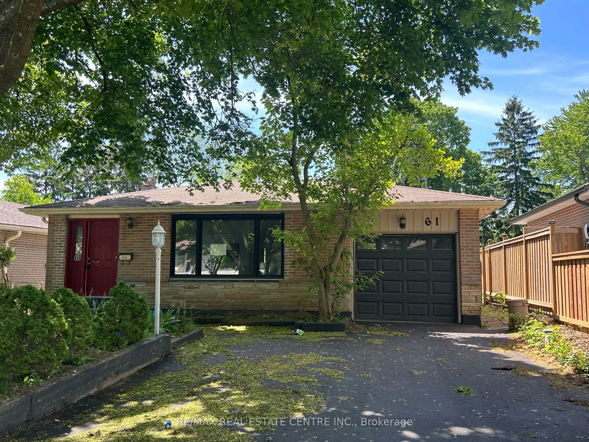 61 Romfield Circuit