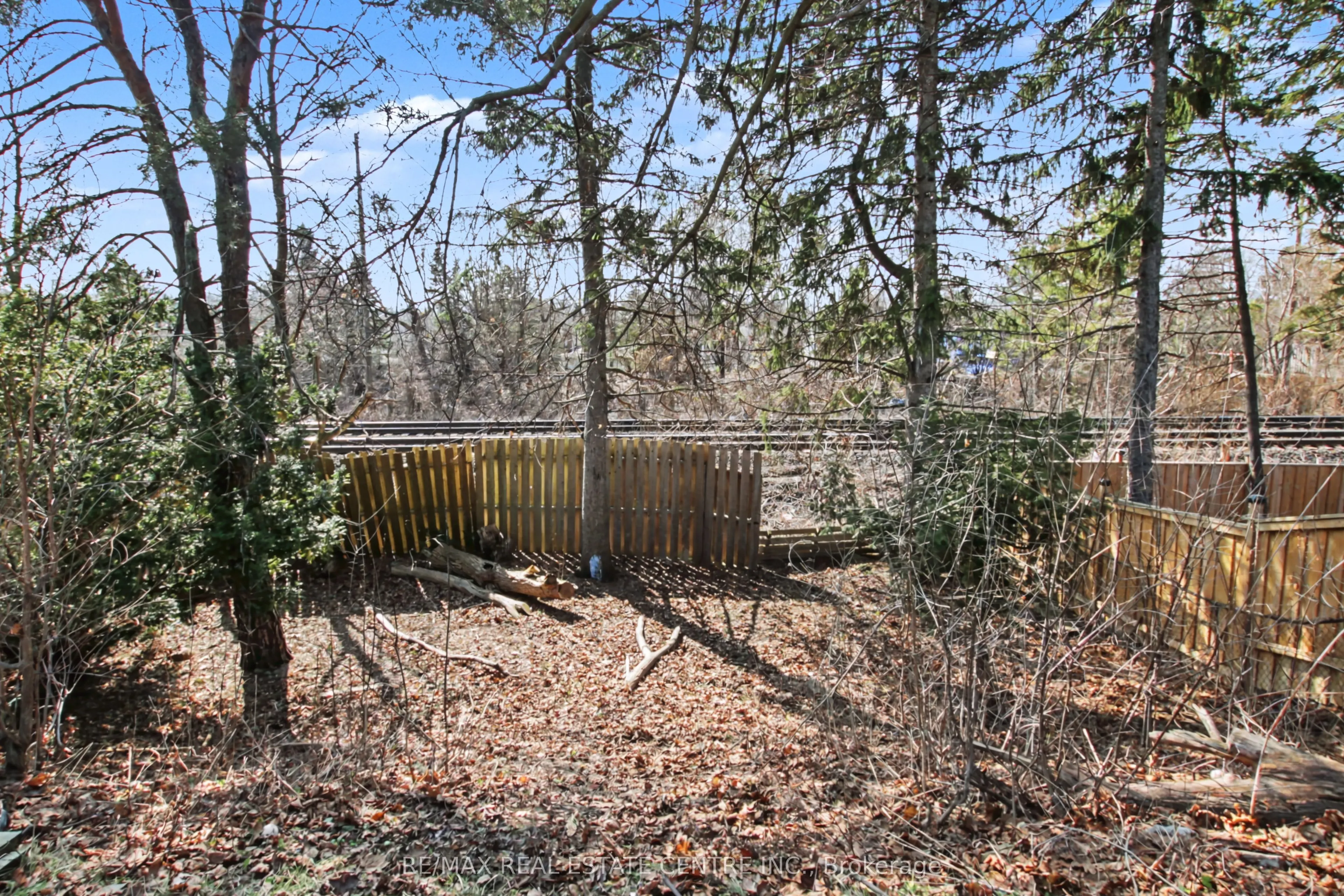 61 Romfield Circuit