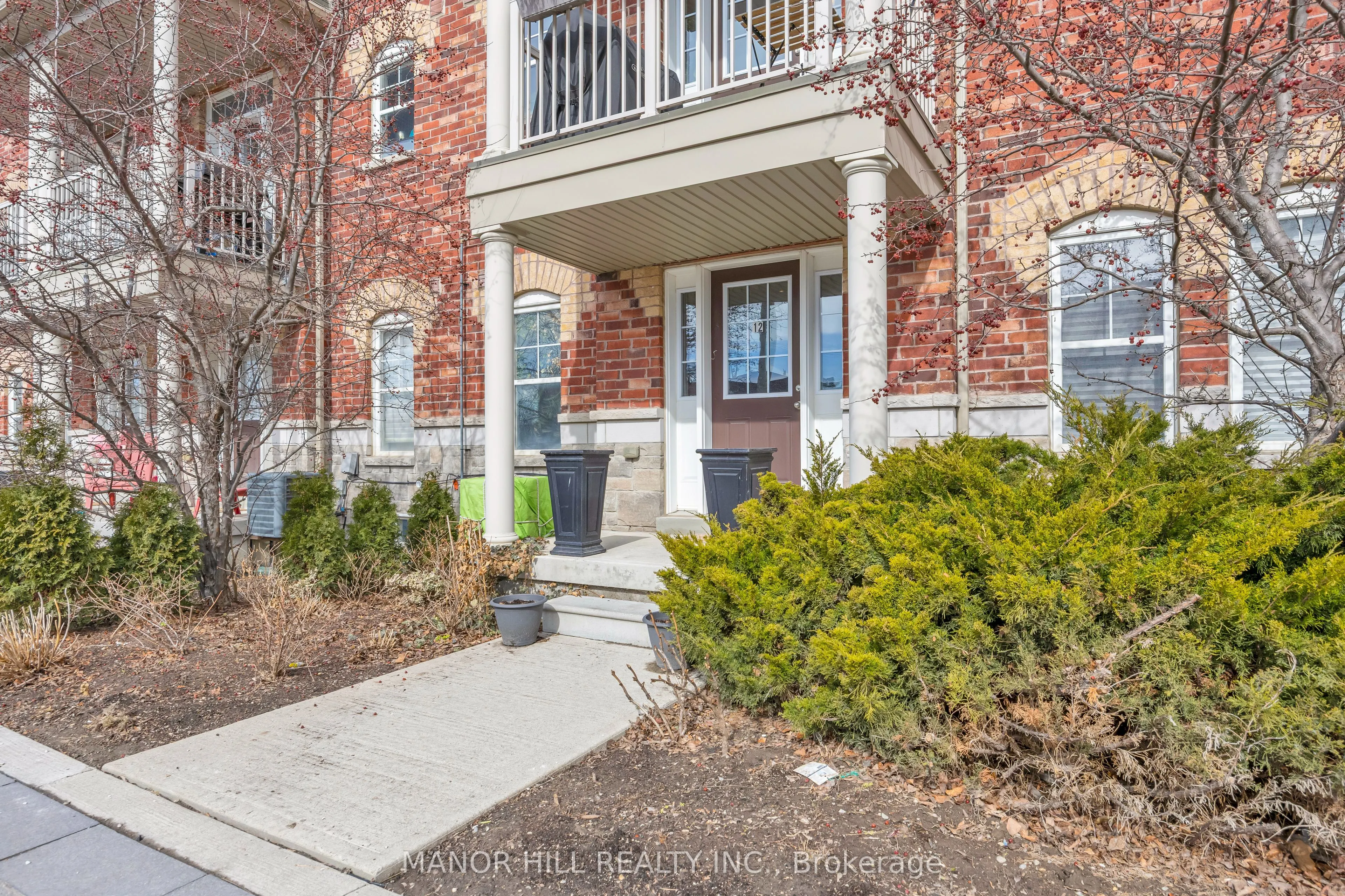 10 Porter Avenue W #12