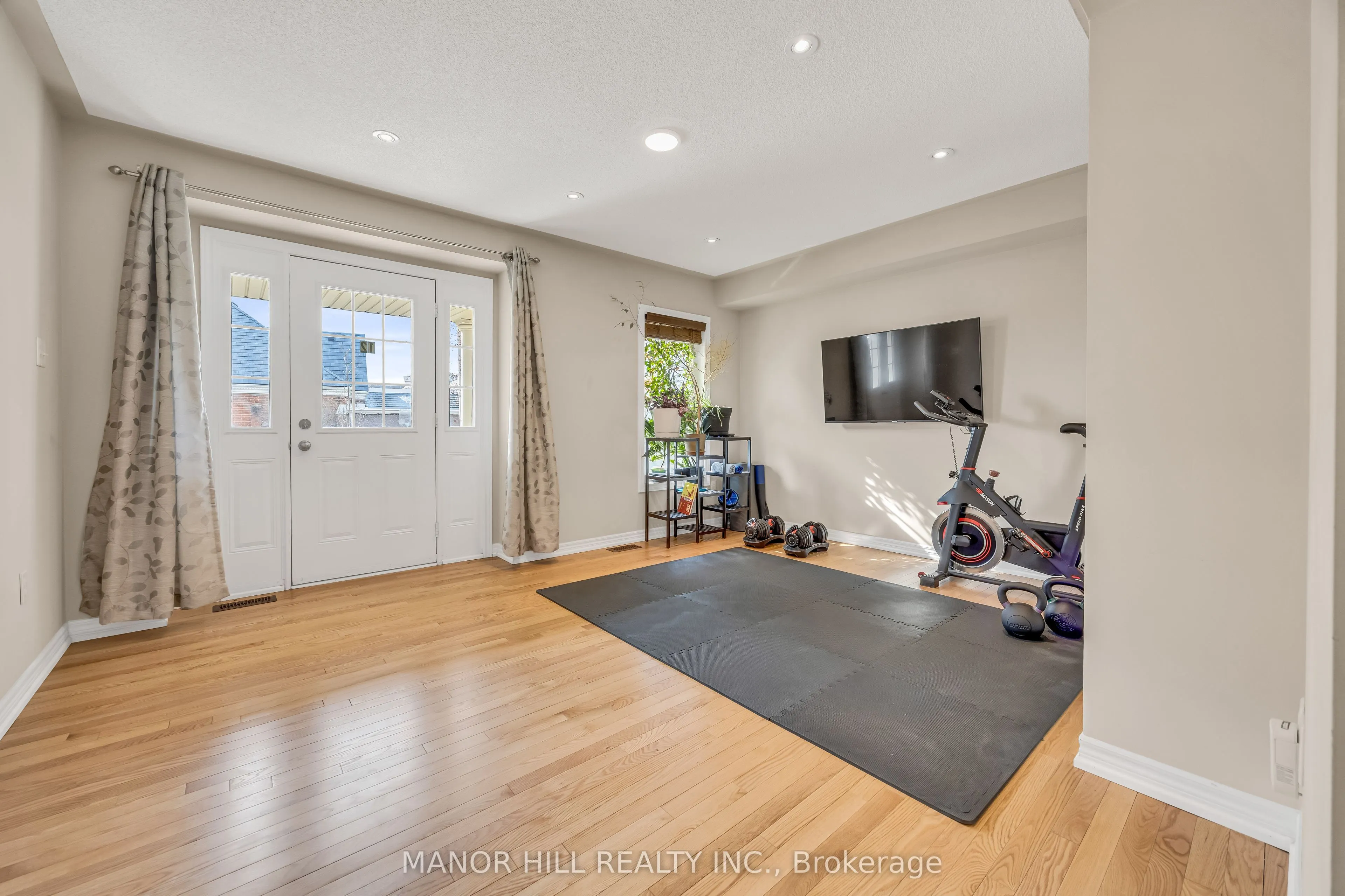 10 Porter Avenue W #12