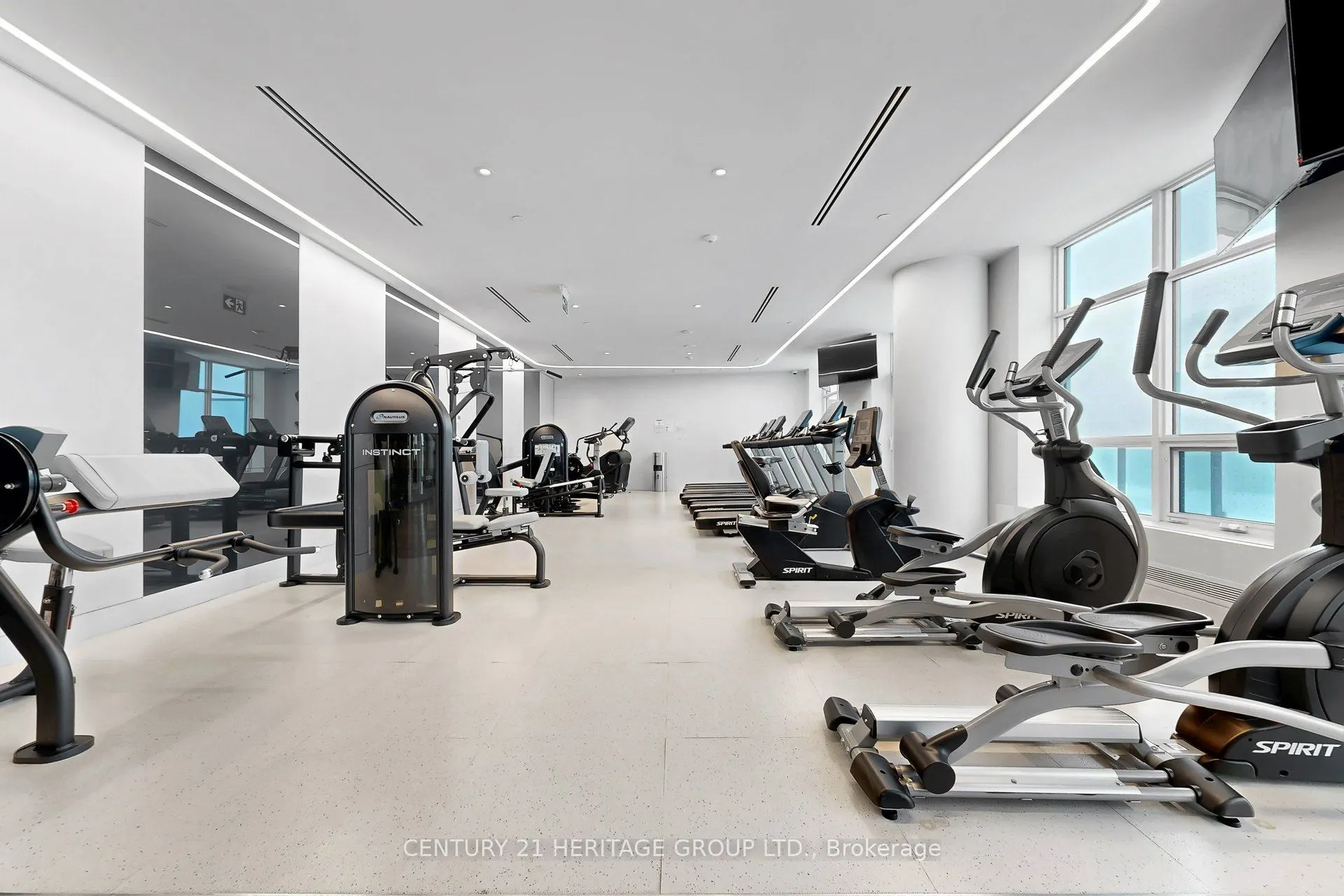 30 Upper Mall Way #3504