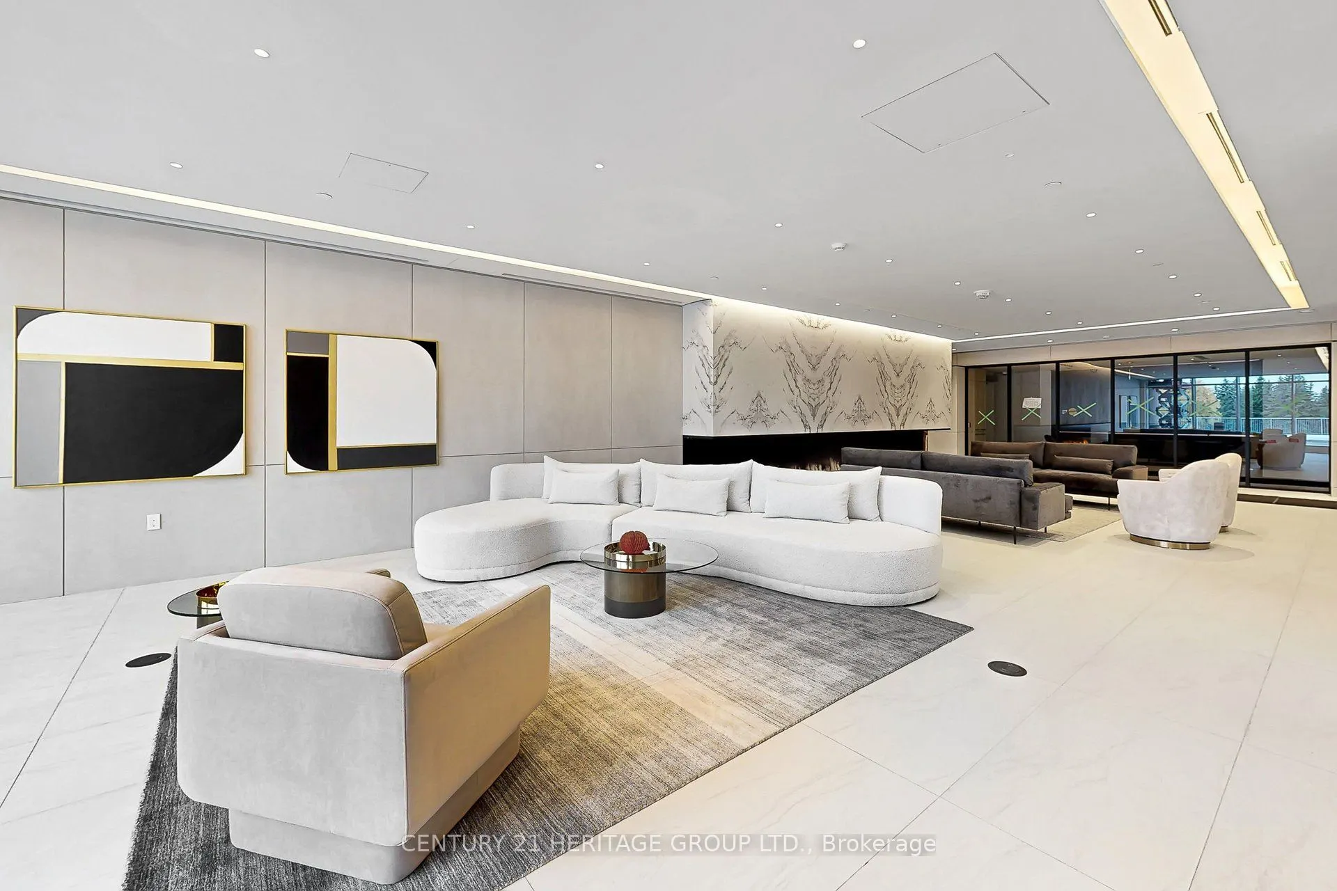 30 Upper Mall Way #3504