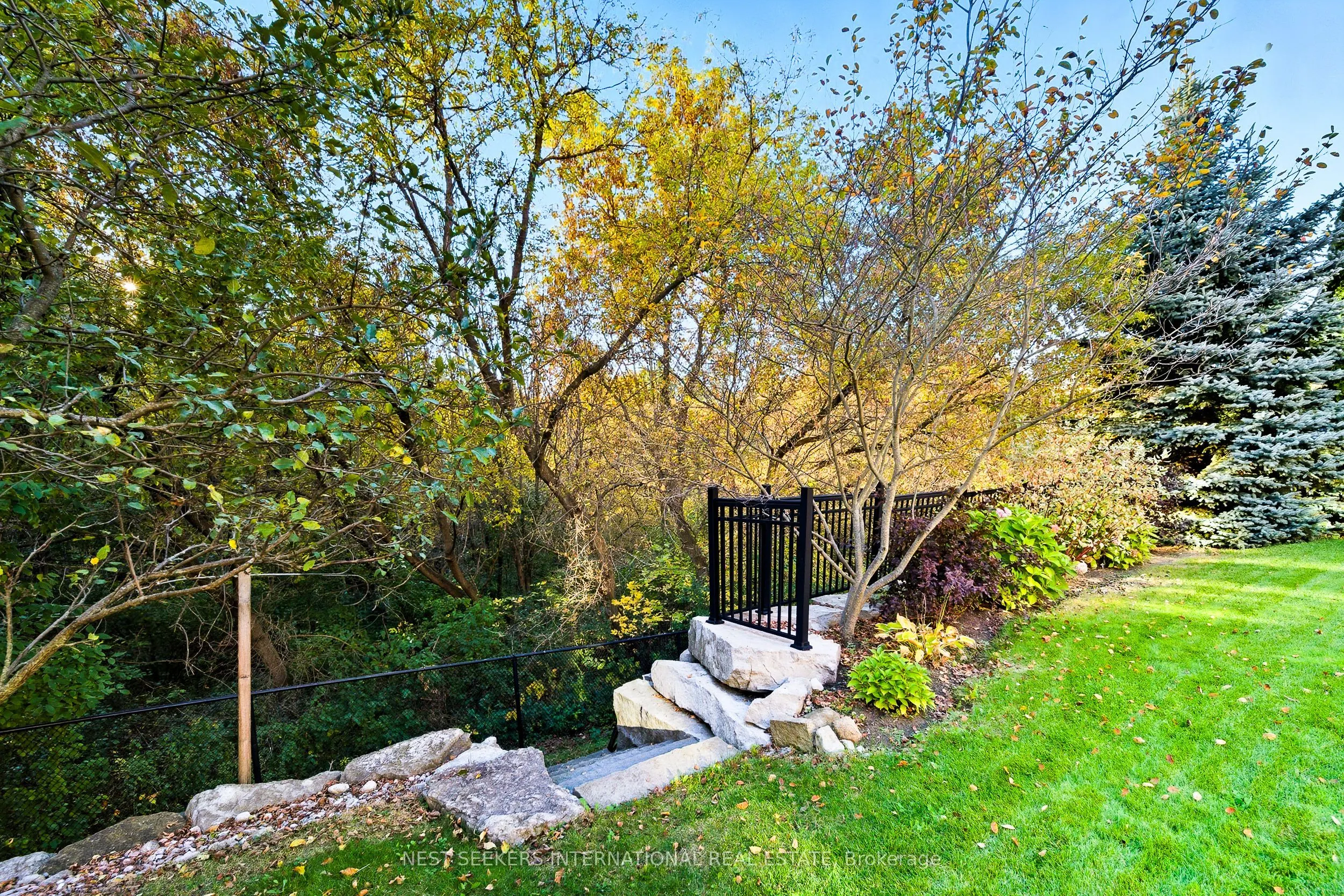 79 Grandvista Crescent