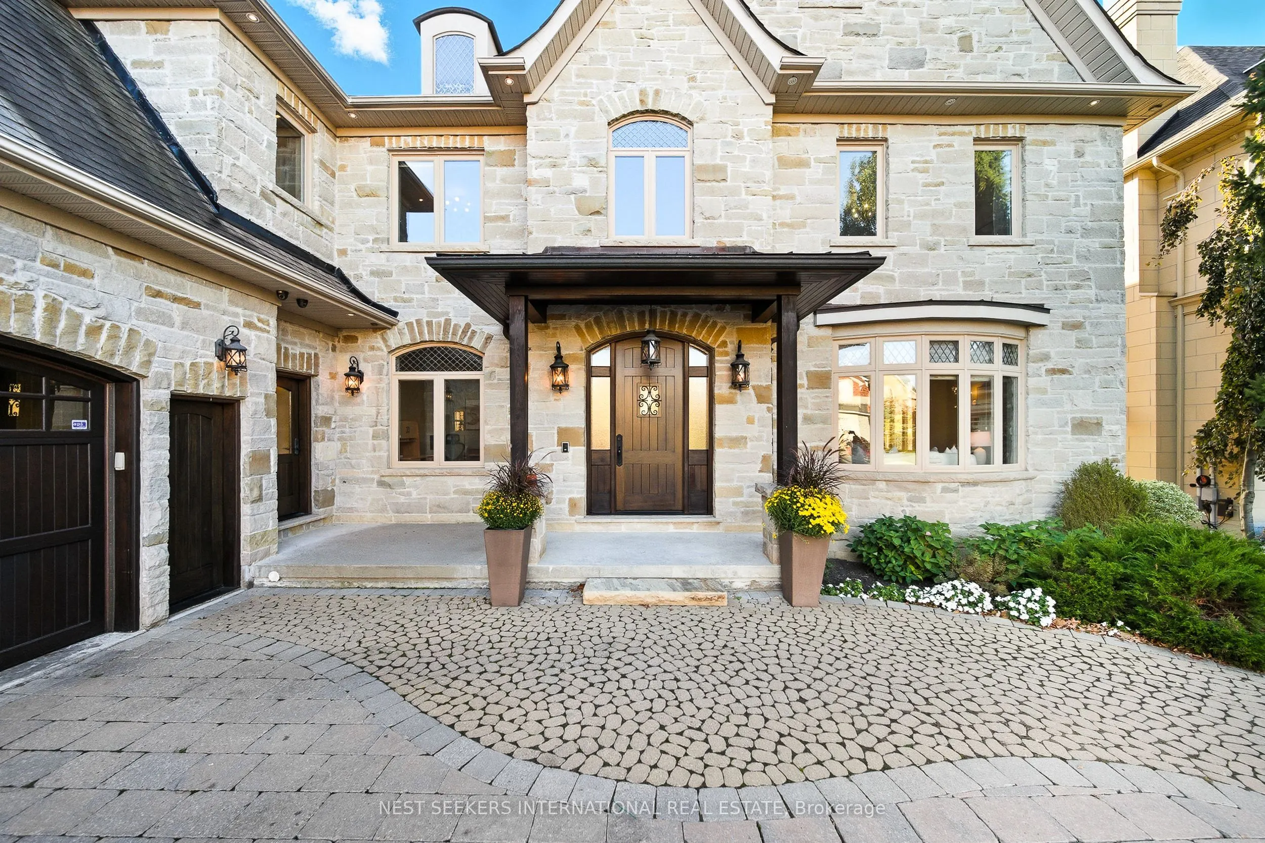 79 Grandvista Crescent