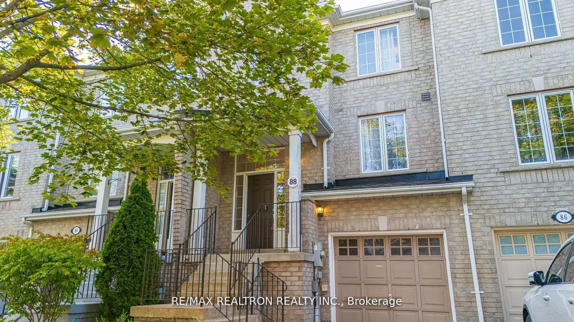 88 Banbrooke Crescent