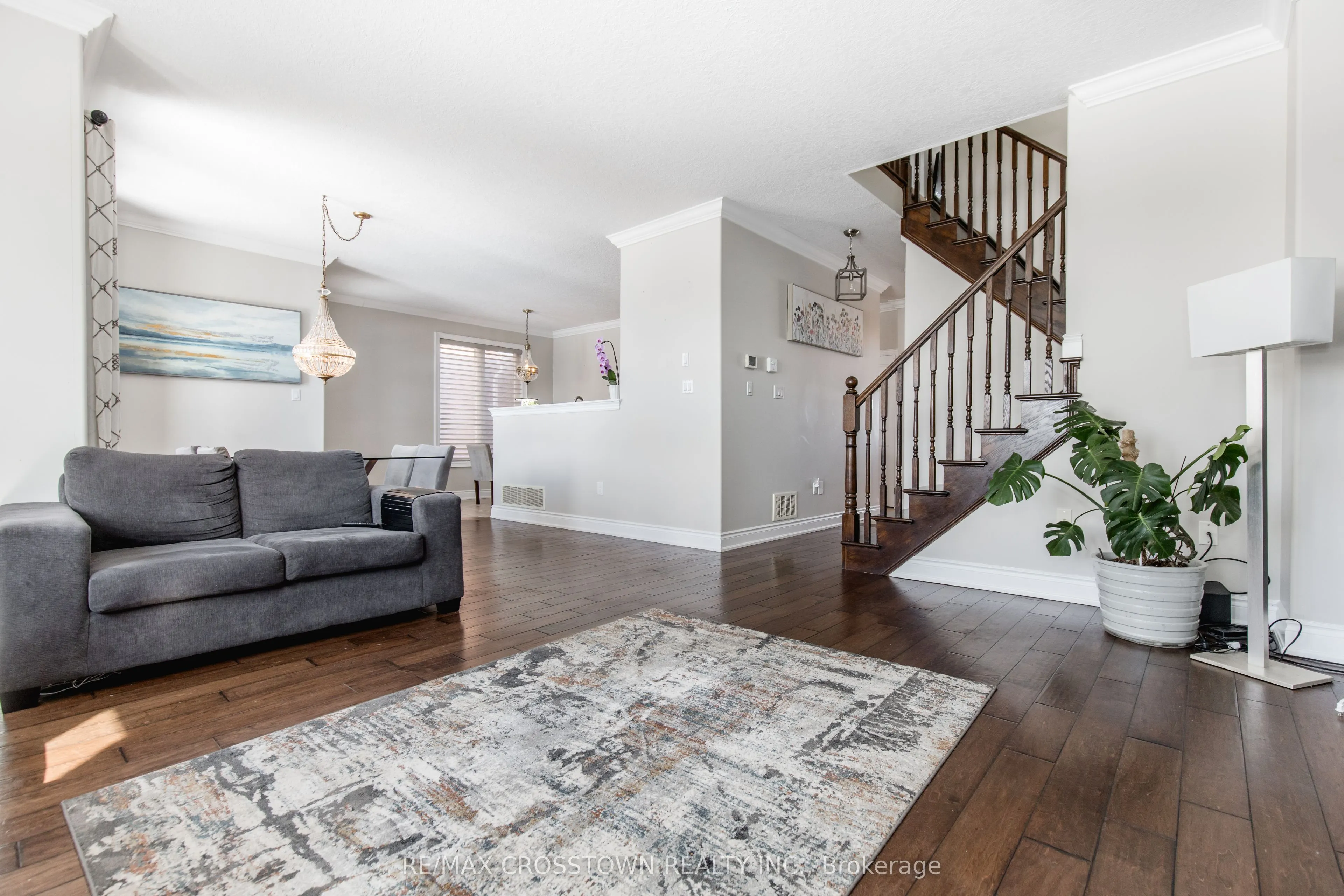996 BOOTH Avenue