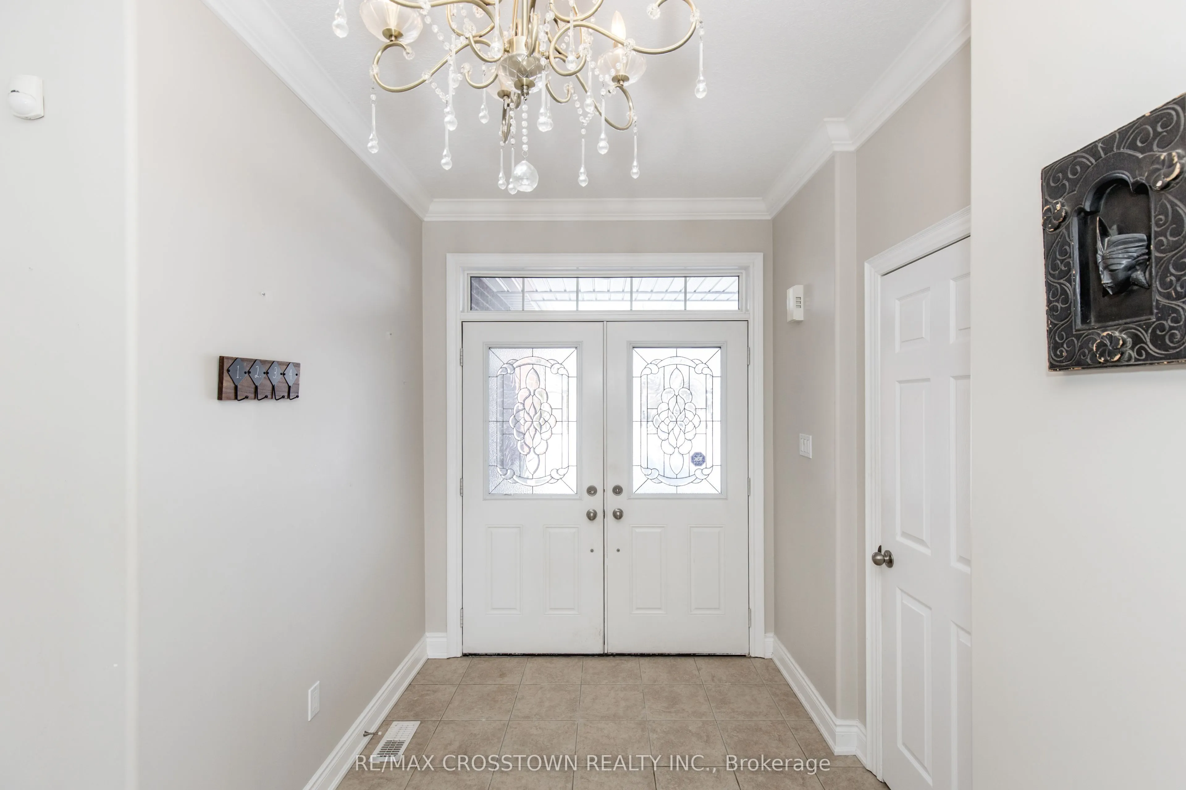 996 BOOTH Avenue