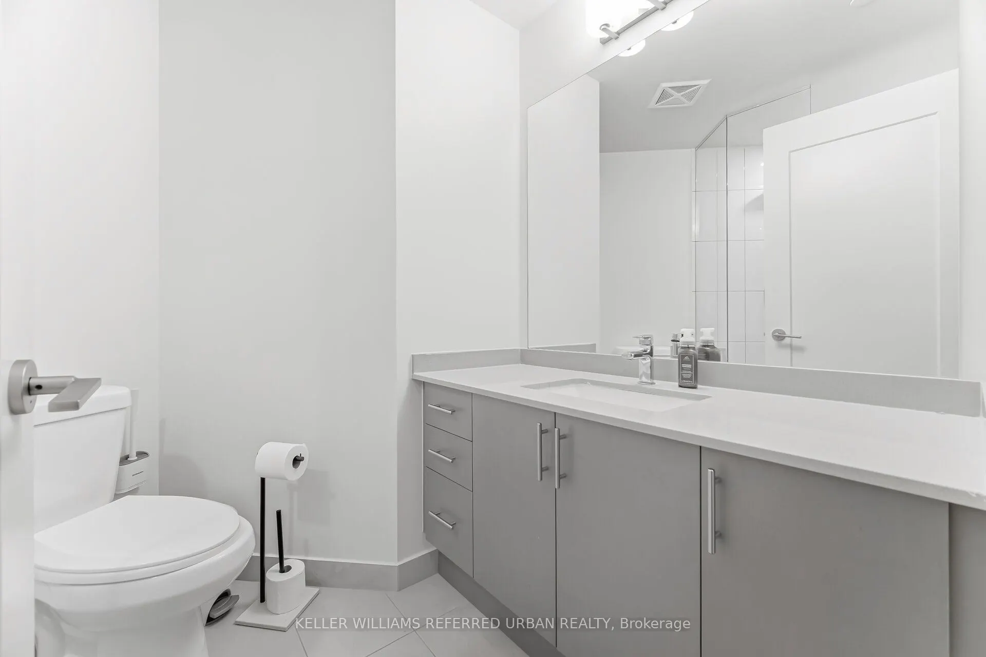 9000 Jane Street #1115