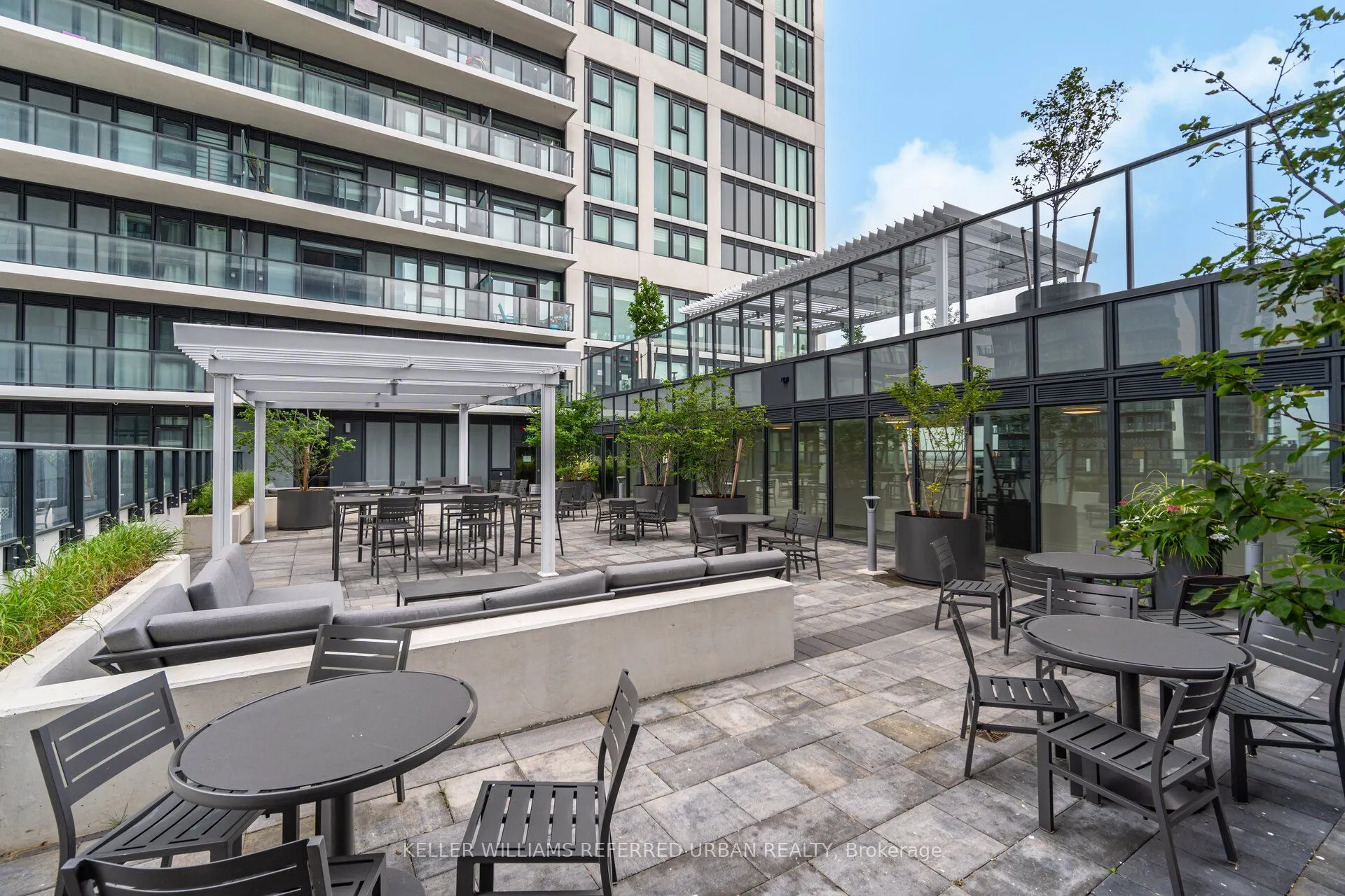 9000 Jane Street #1115