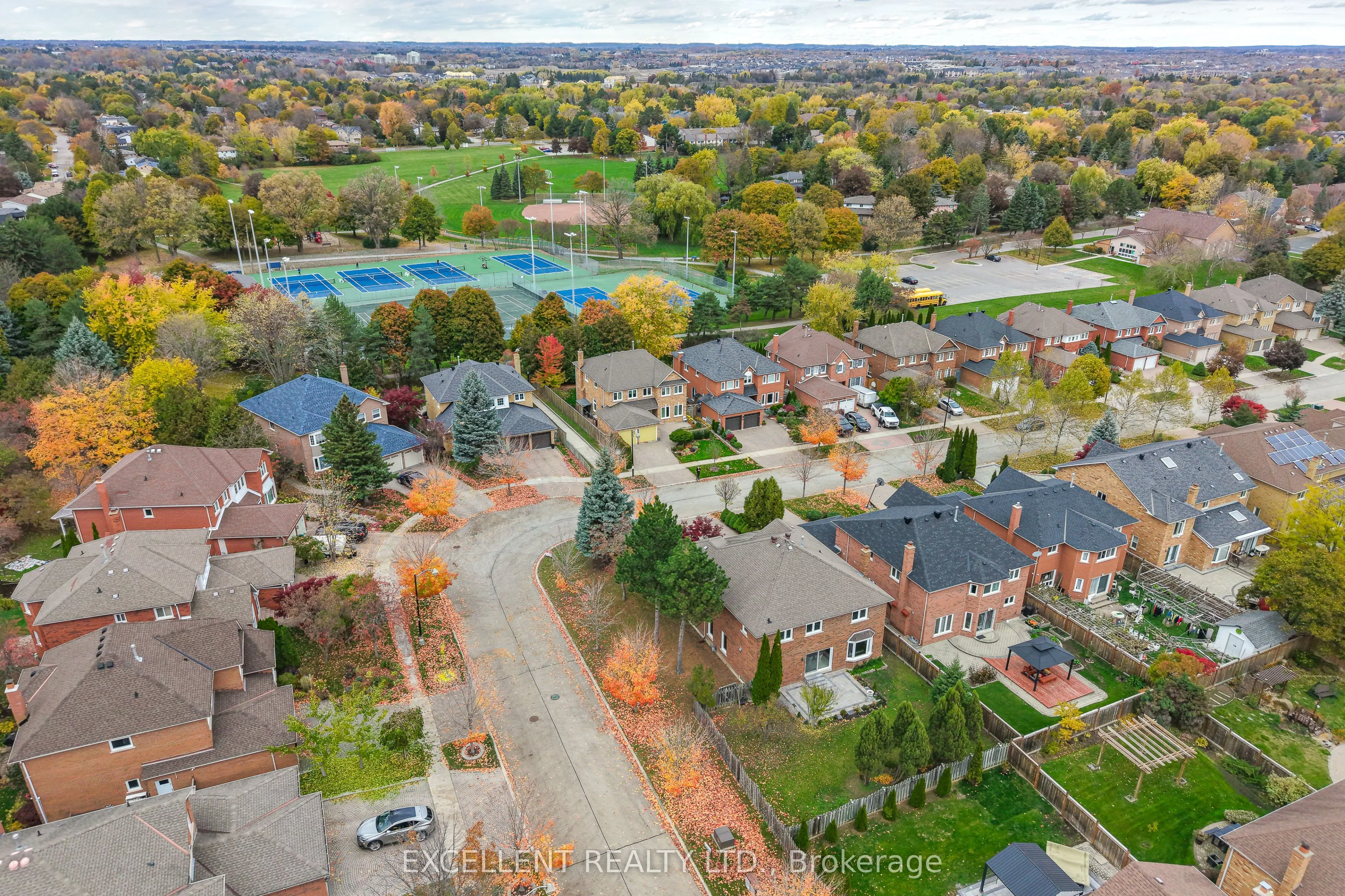 17 Charrington Crescent
