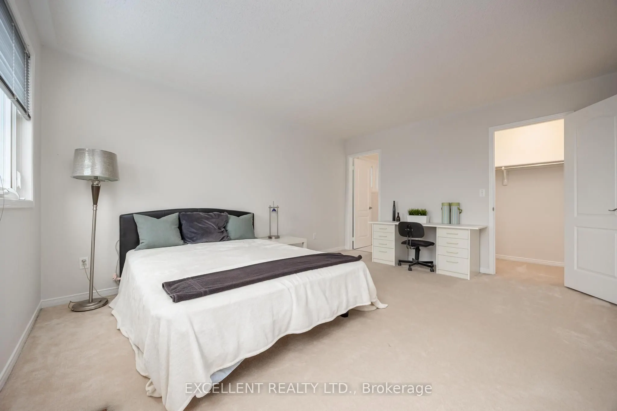 17 Charrington Crescent