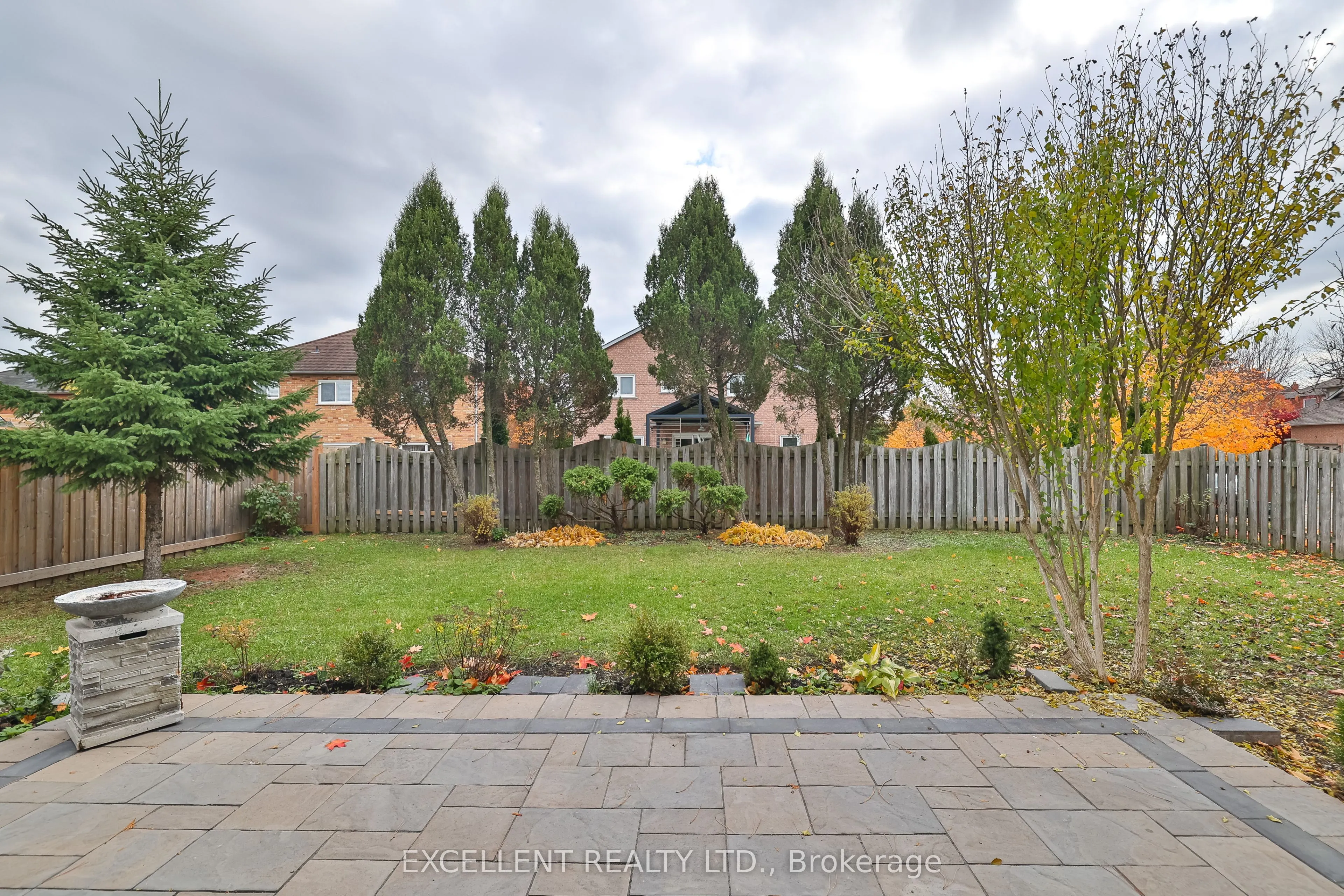 17 Charrington Crescent