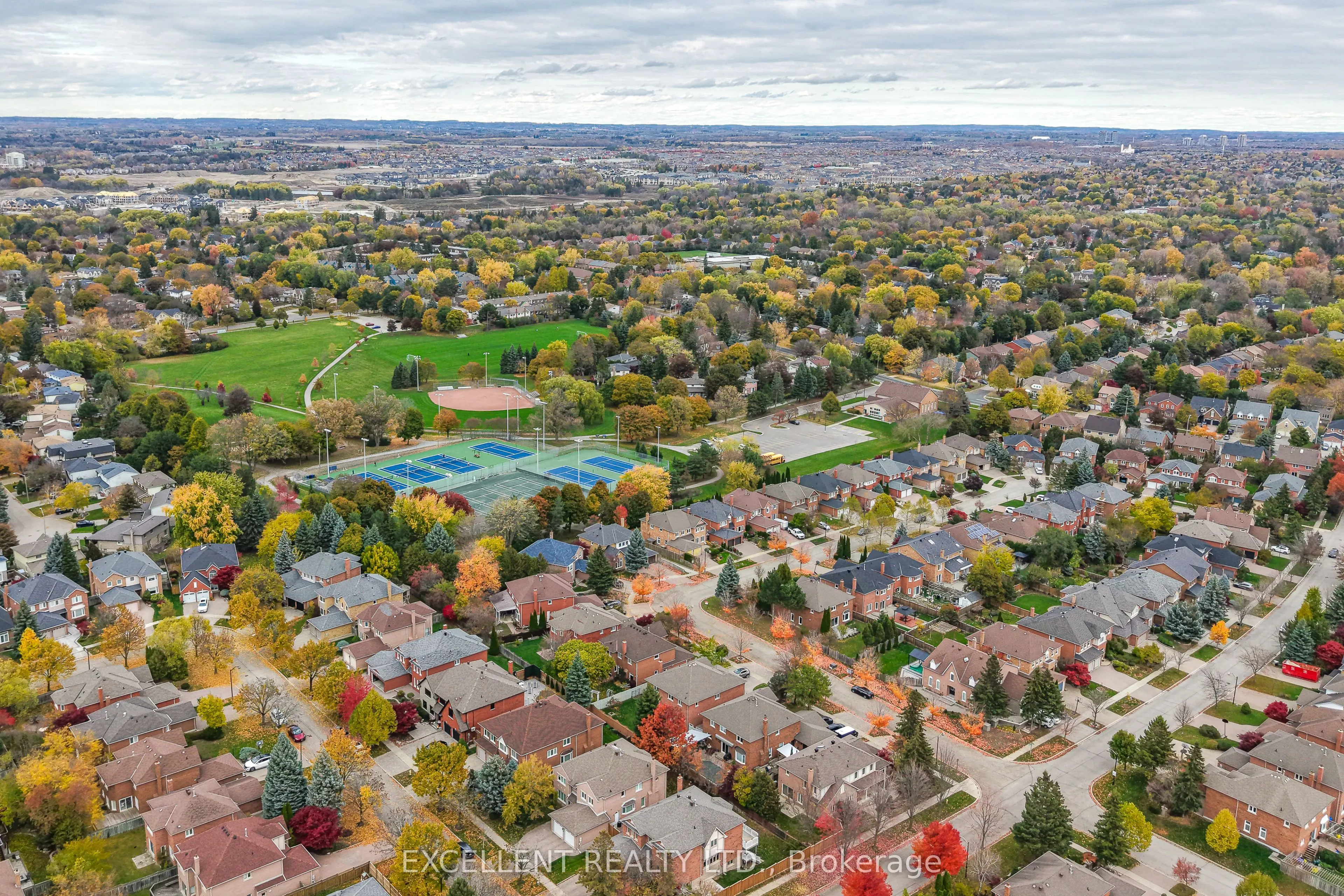 17 Charrington Crescent
