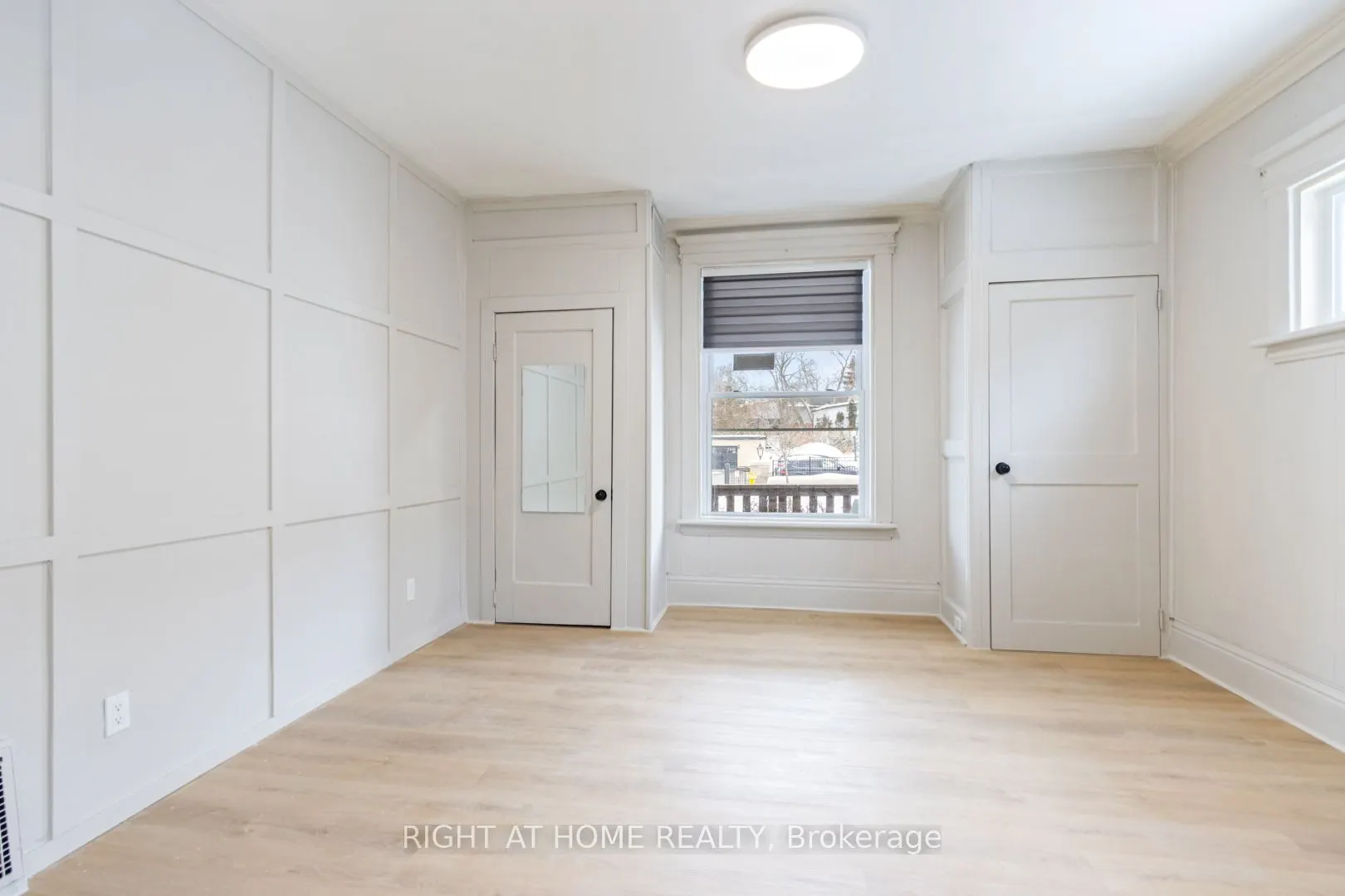 443 Ontario Street #Main Floor