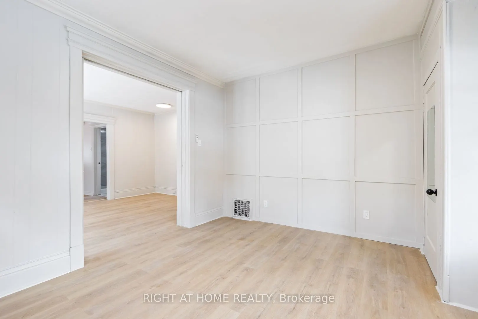 443 Ontario Street #Main Floor
