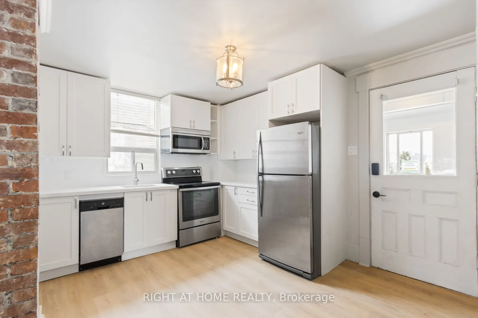 443 Ontario Street #Main Floor