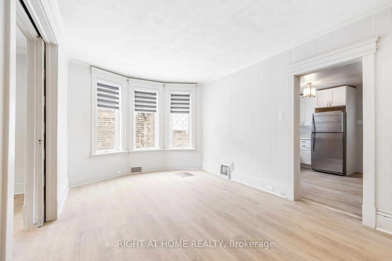 443 Ontario Street #Main Floor