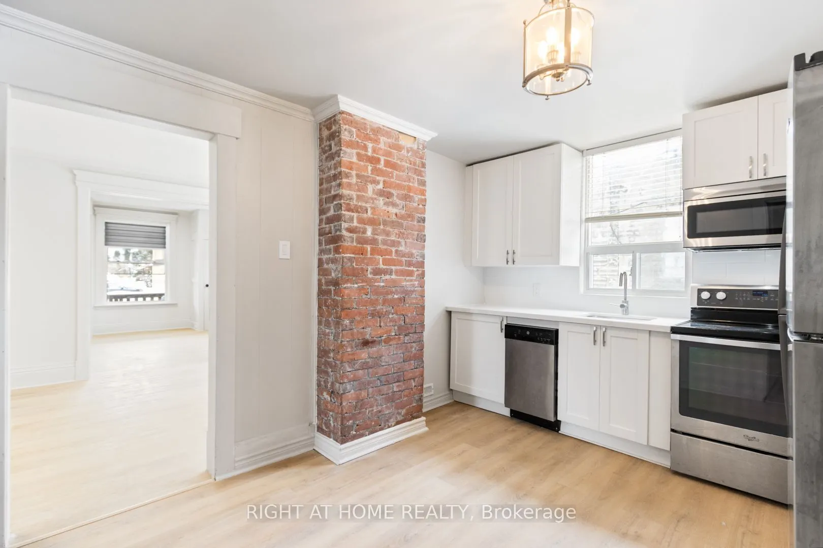 443 Ontario Street #Main Floor