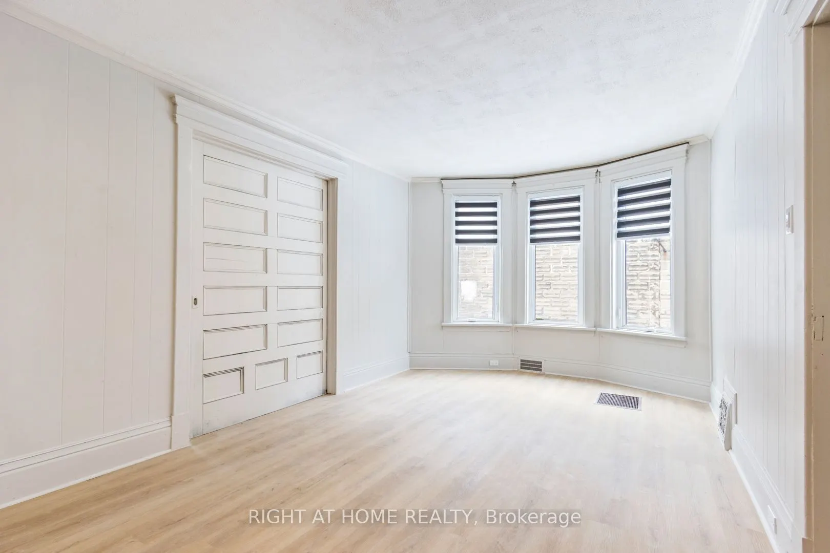 443 Ontario Street #Main Floor