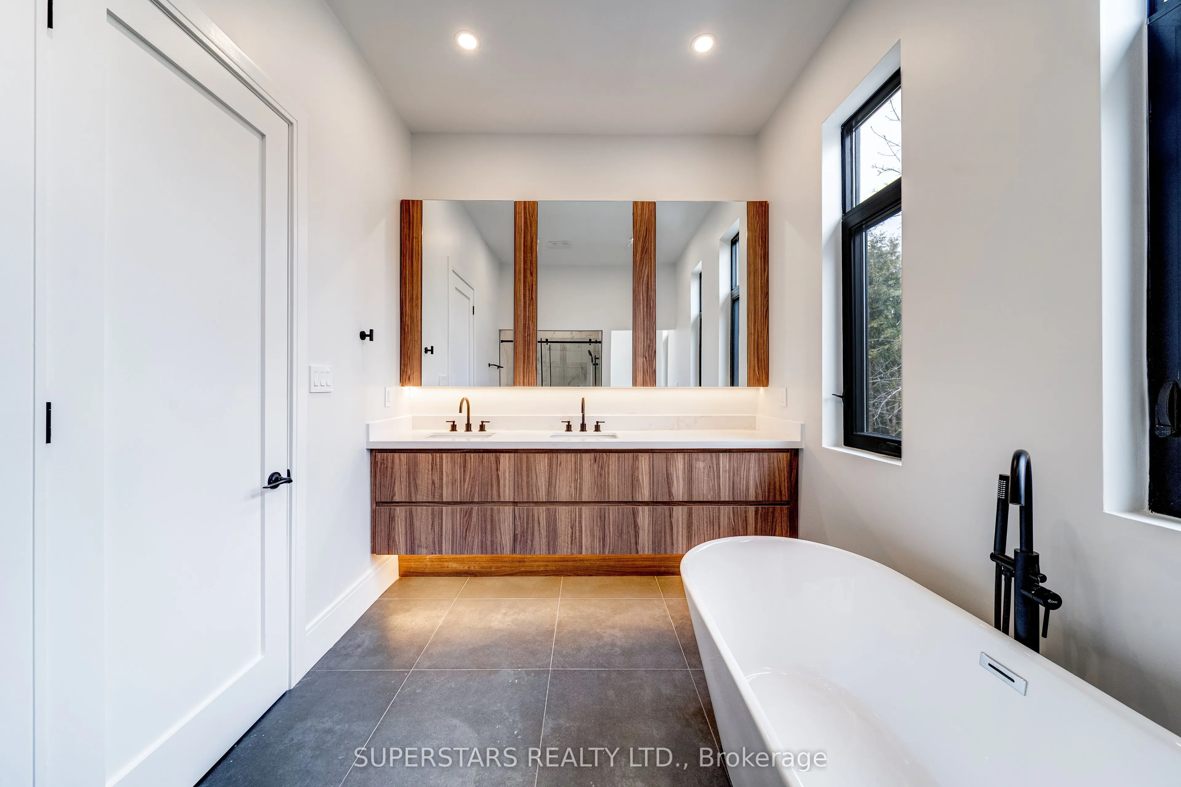 21 Shadbolt Court