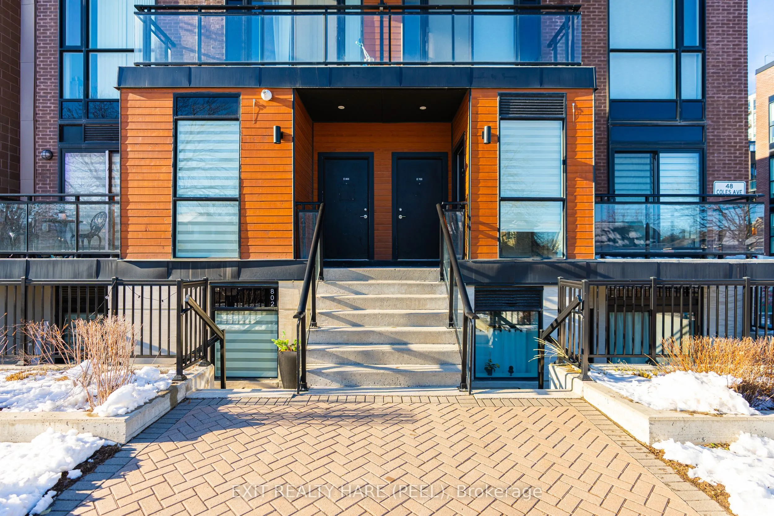 48 Coles Avenue #702