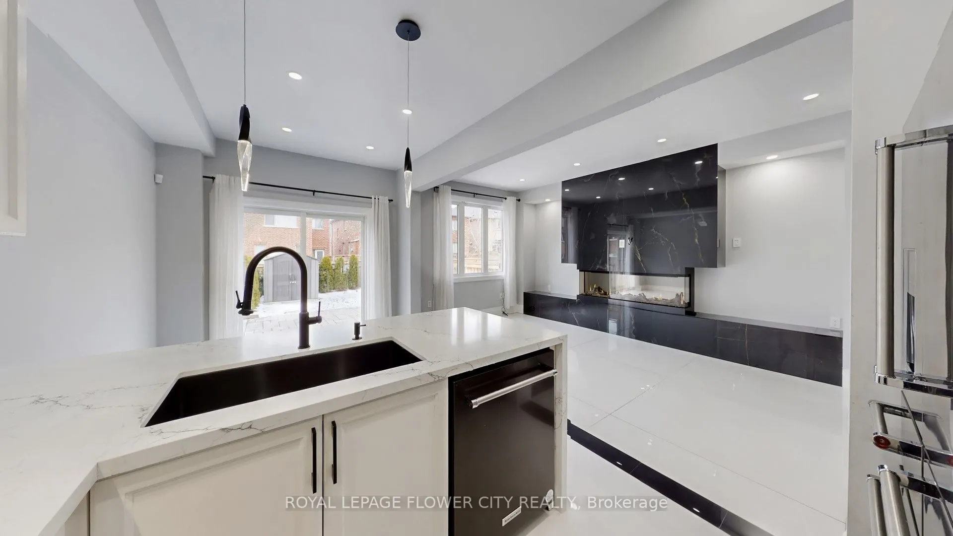 642 Sweetwater Crescent