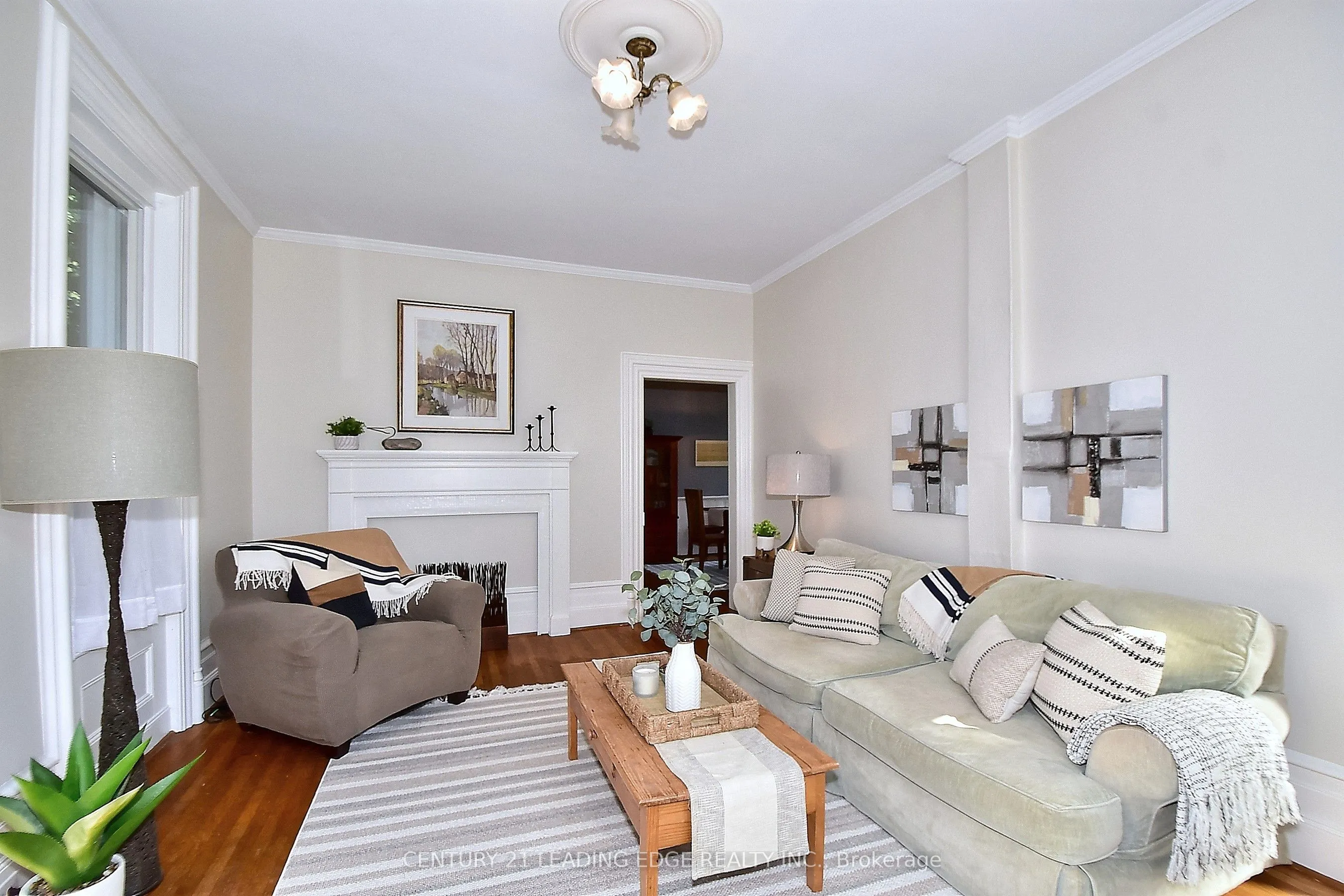 55 Brock Street E