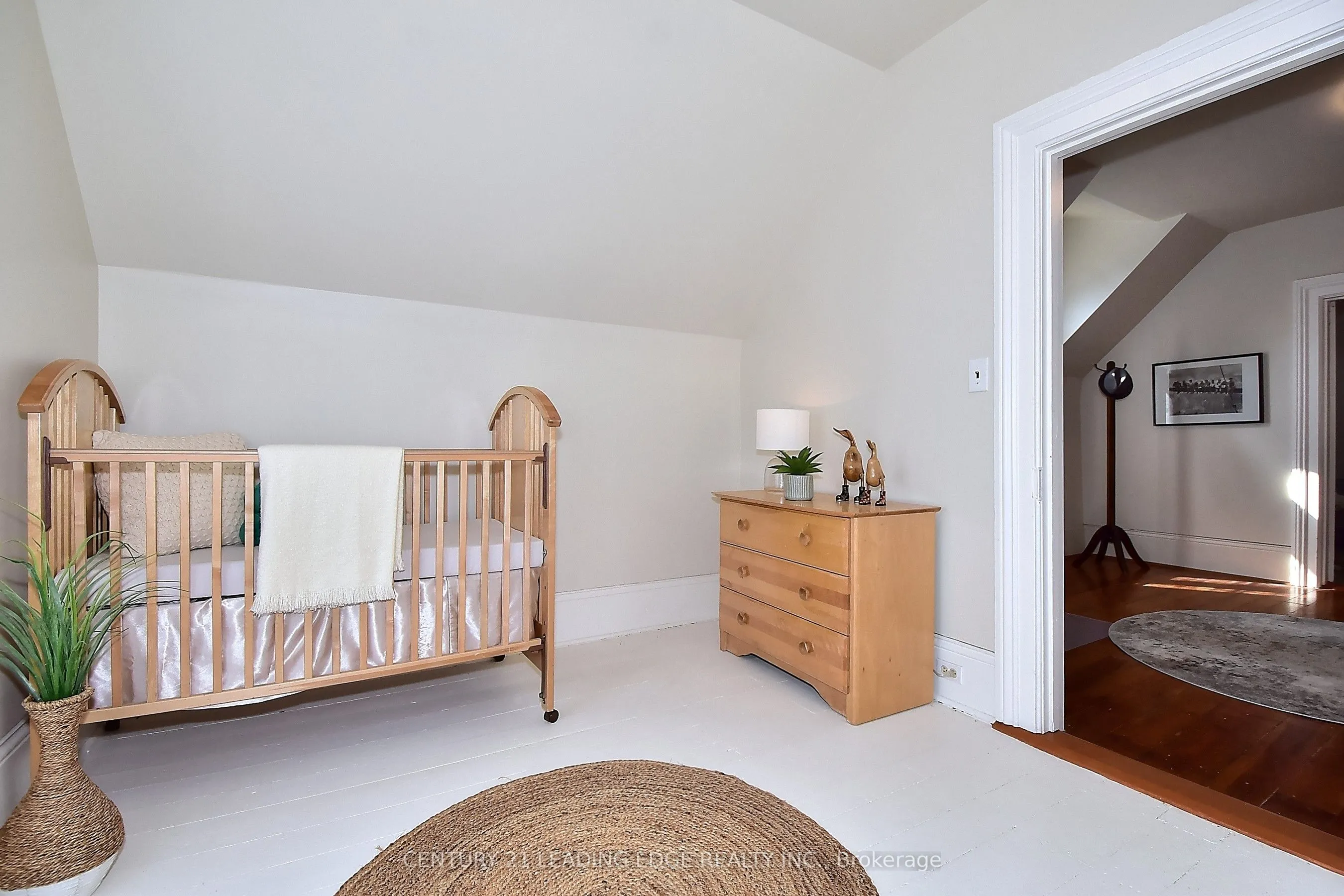 55 Brock Street E