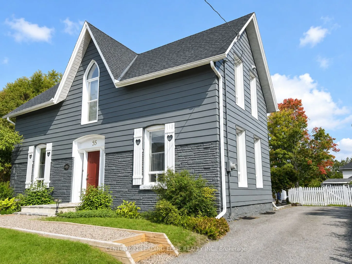 55 Brock Street E