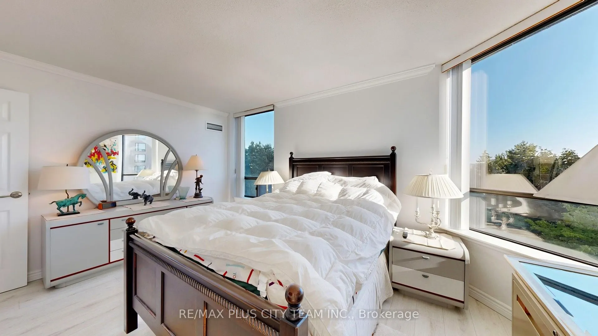 7440 Bathurst Street #410