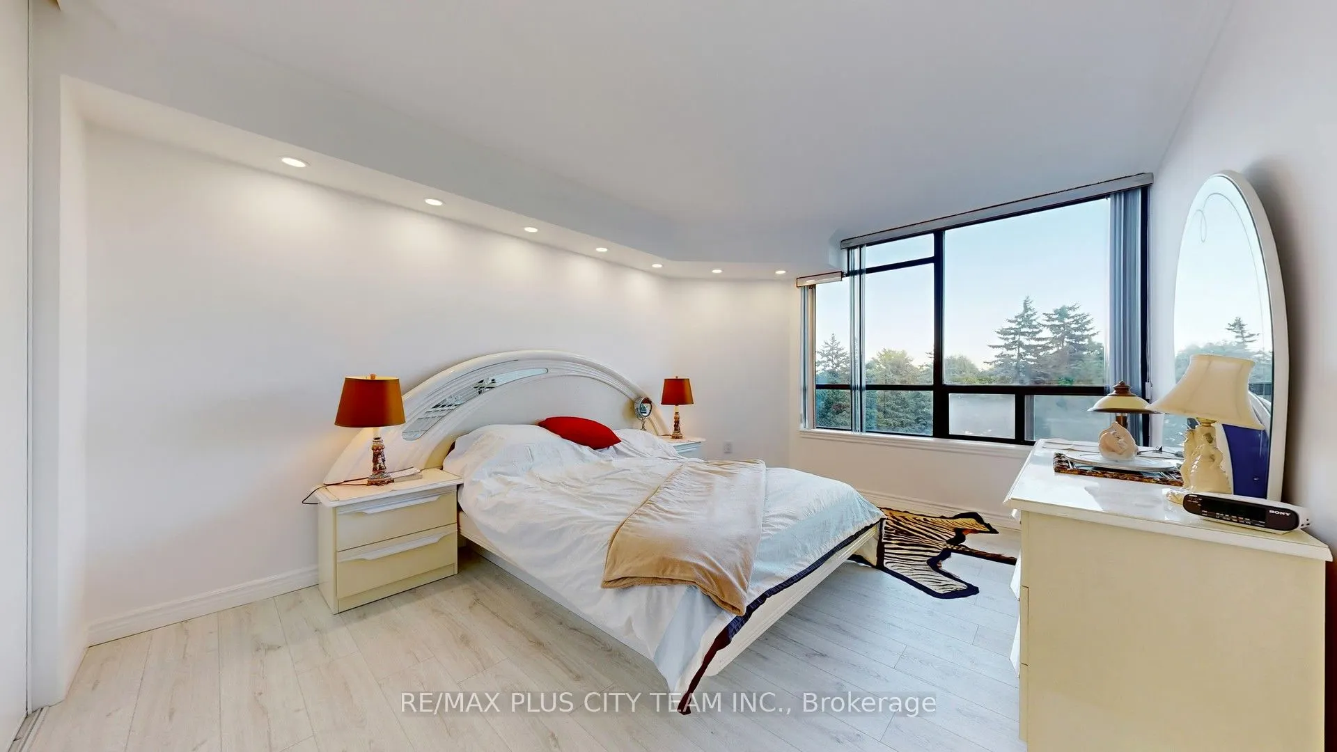 7440 Bathurst Street #410