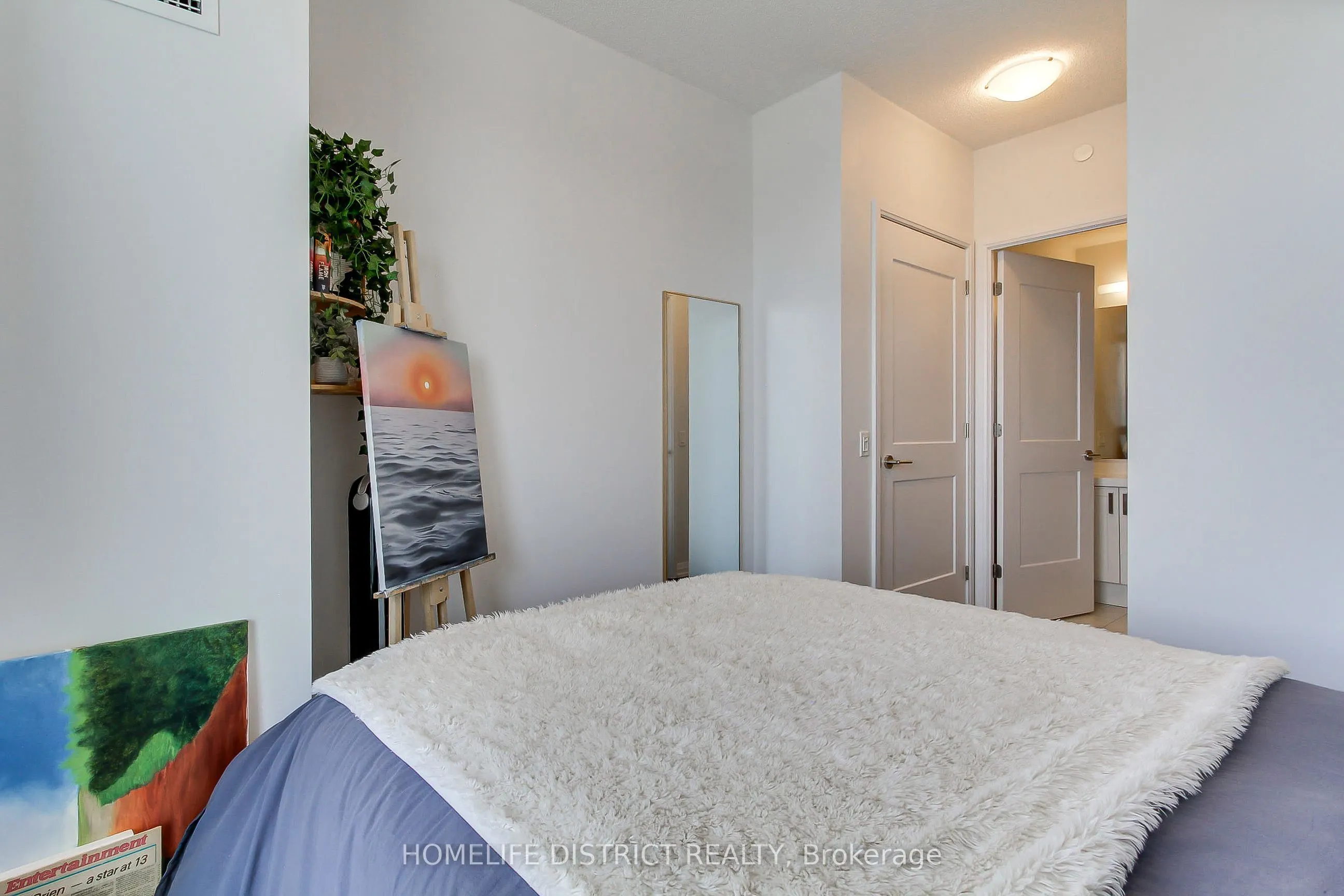 7895 JANE Street #717