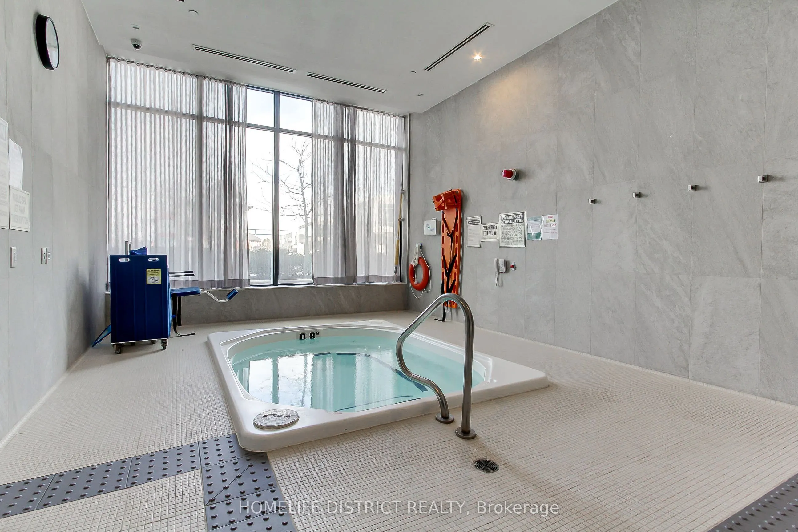 7895 JANE Street #717