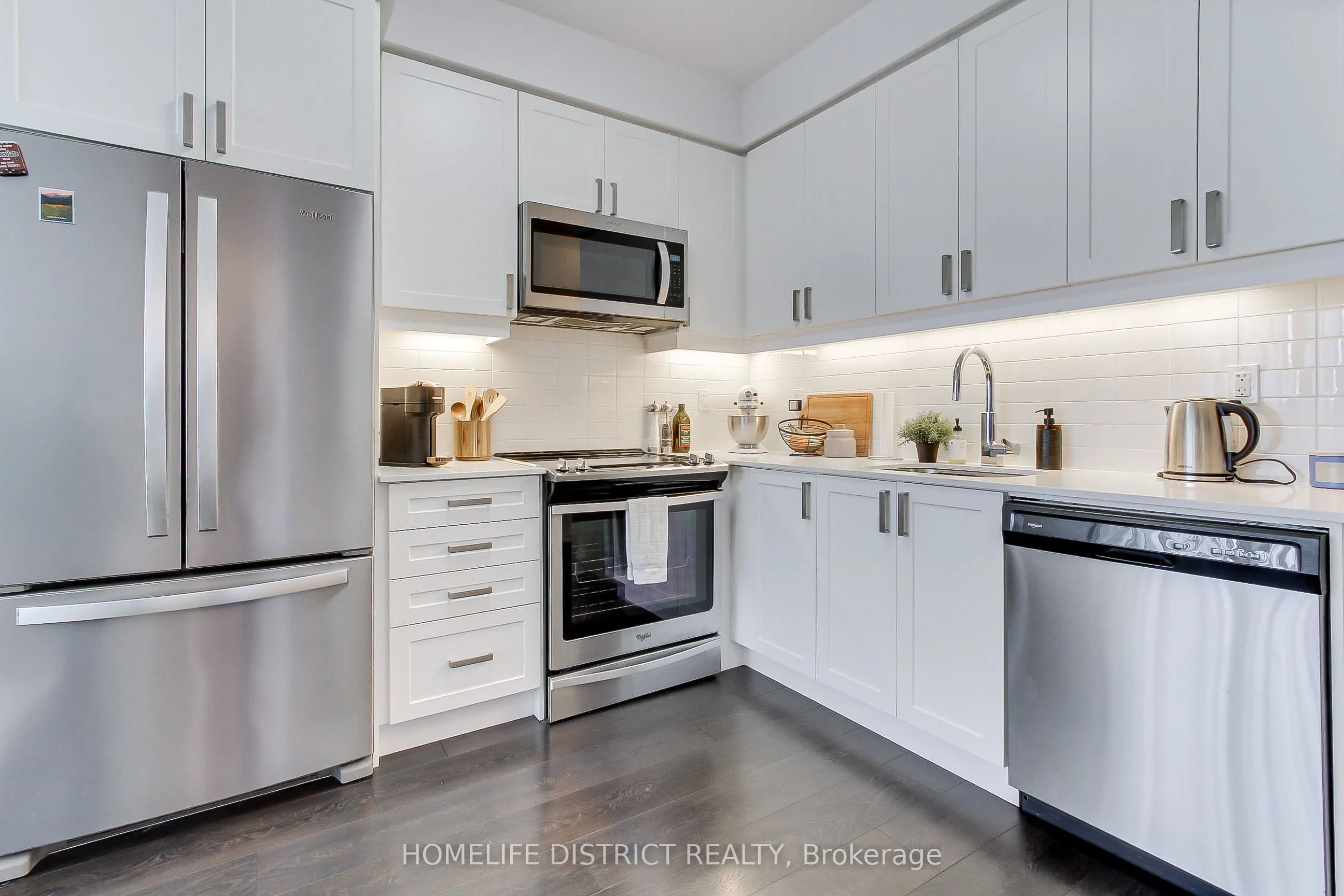 7895 JANE Street #717