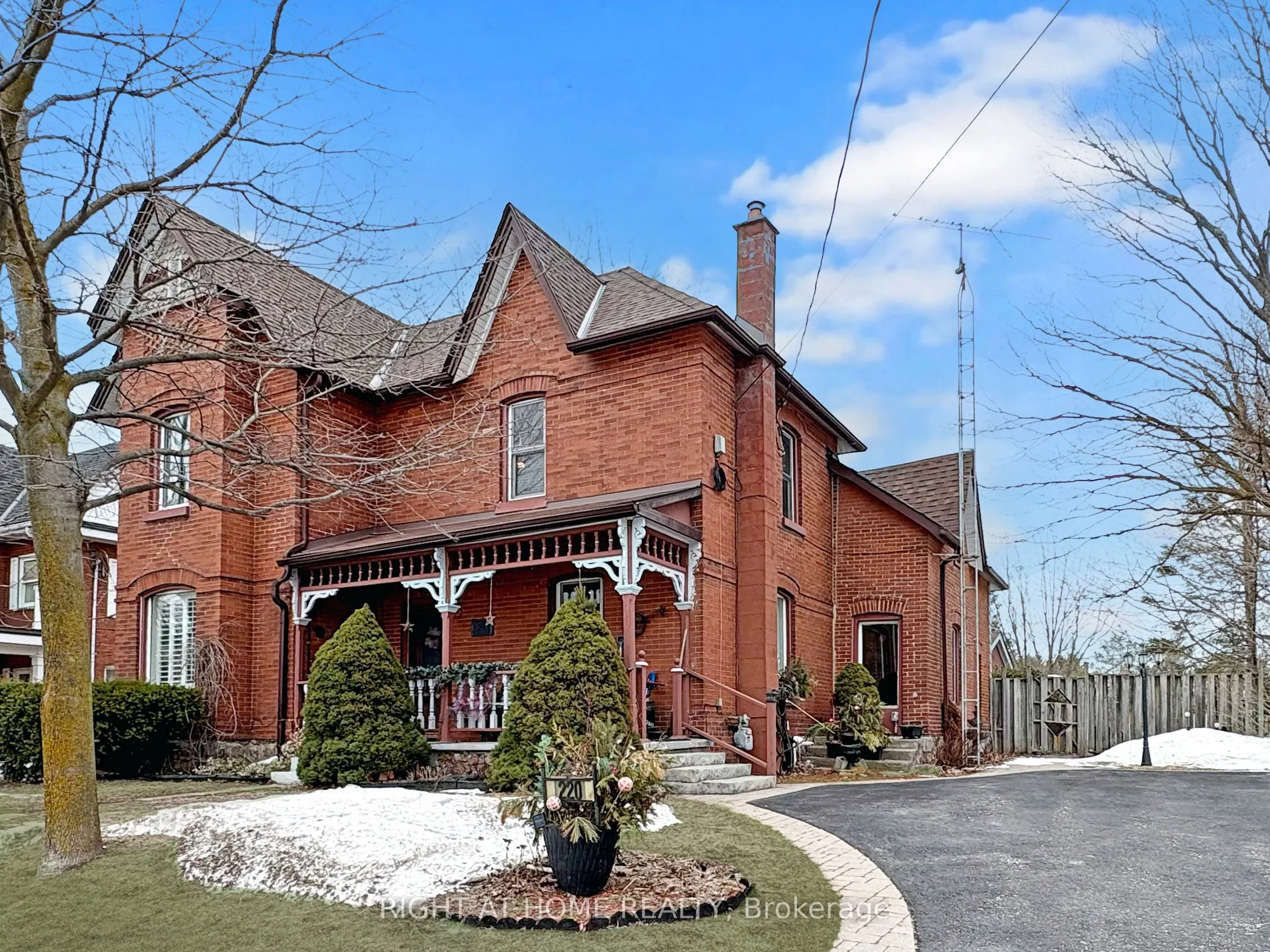 220 Barrie Street