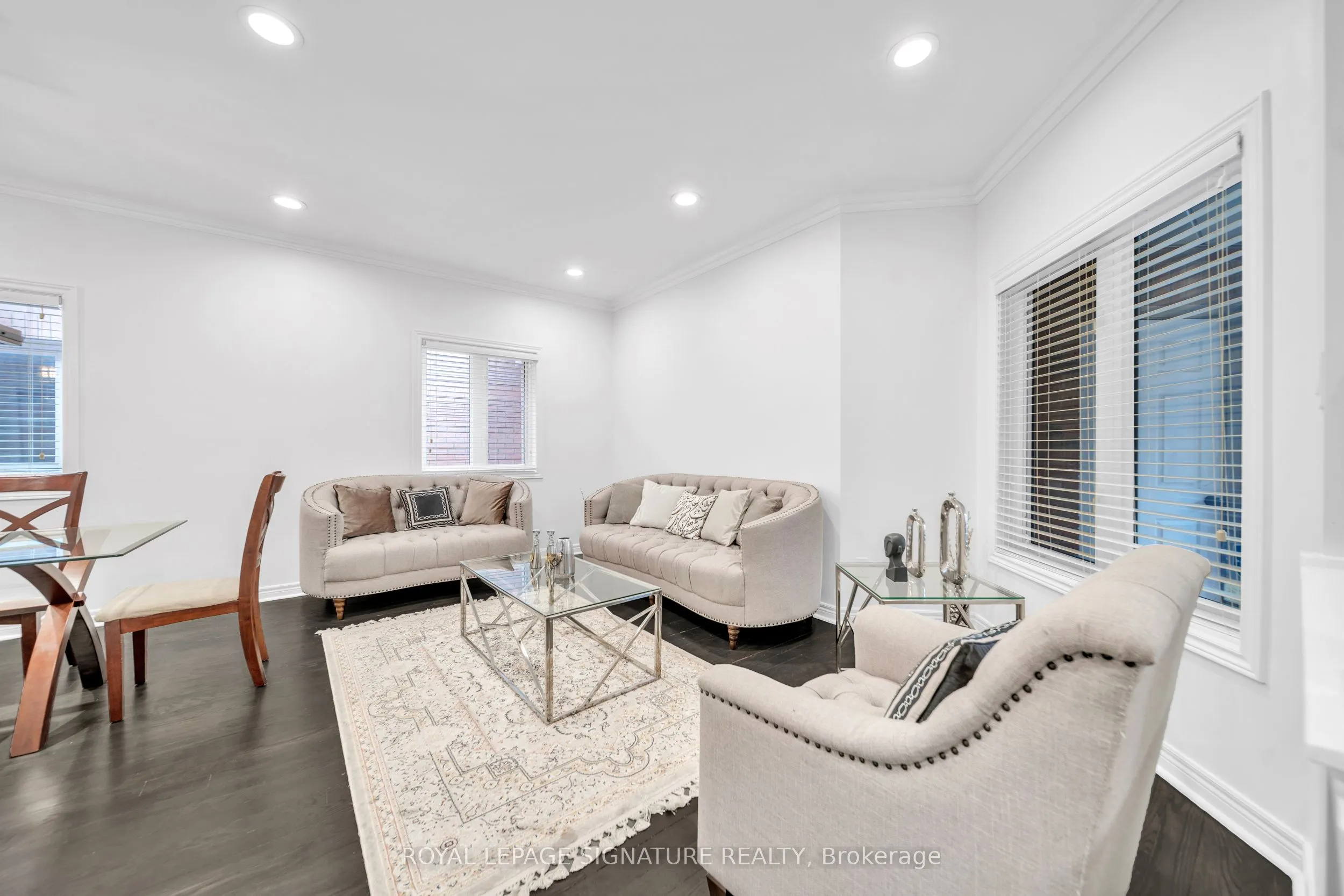 406 Hewitt Circle