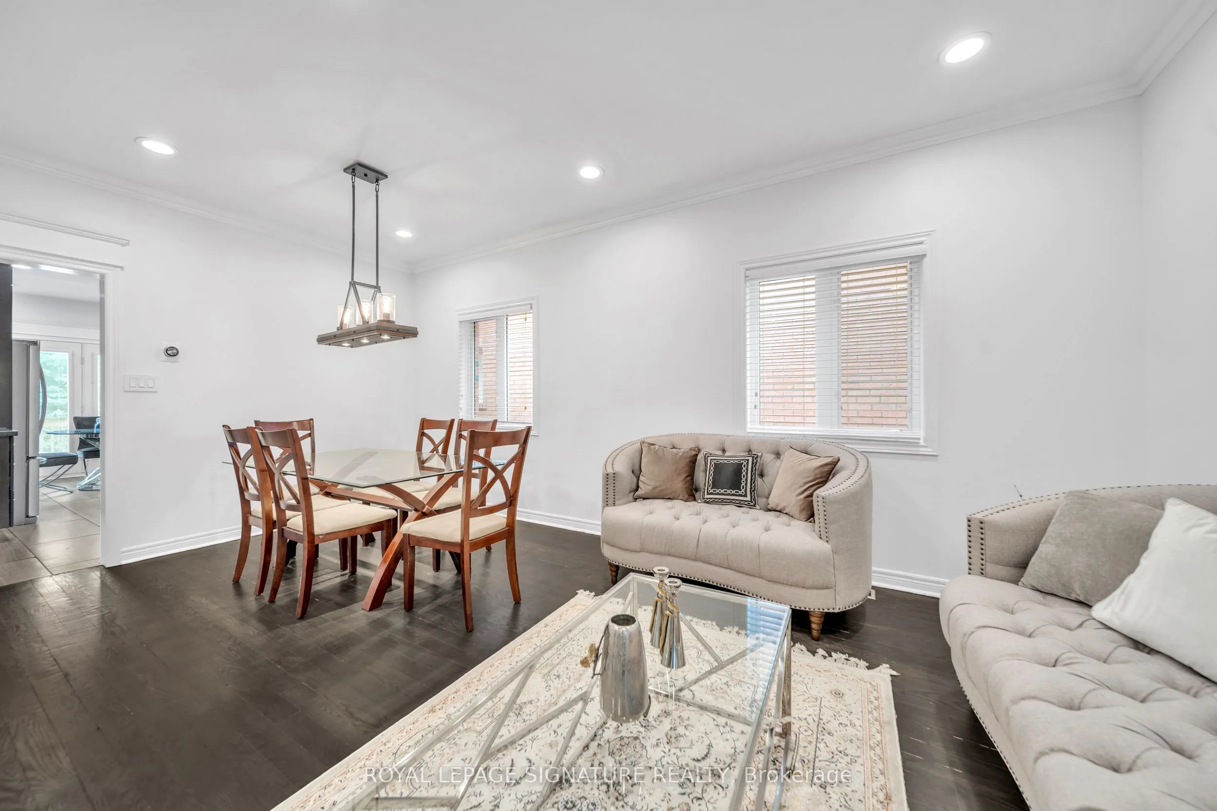 406 Hewitt Circle