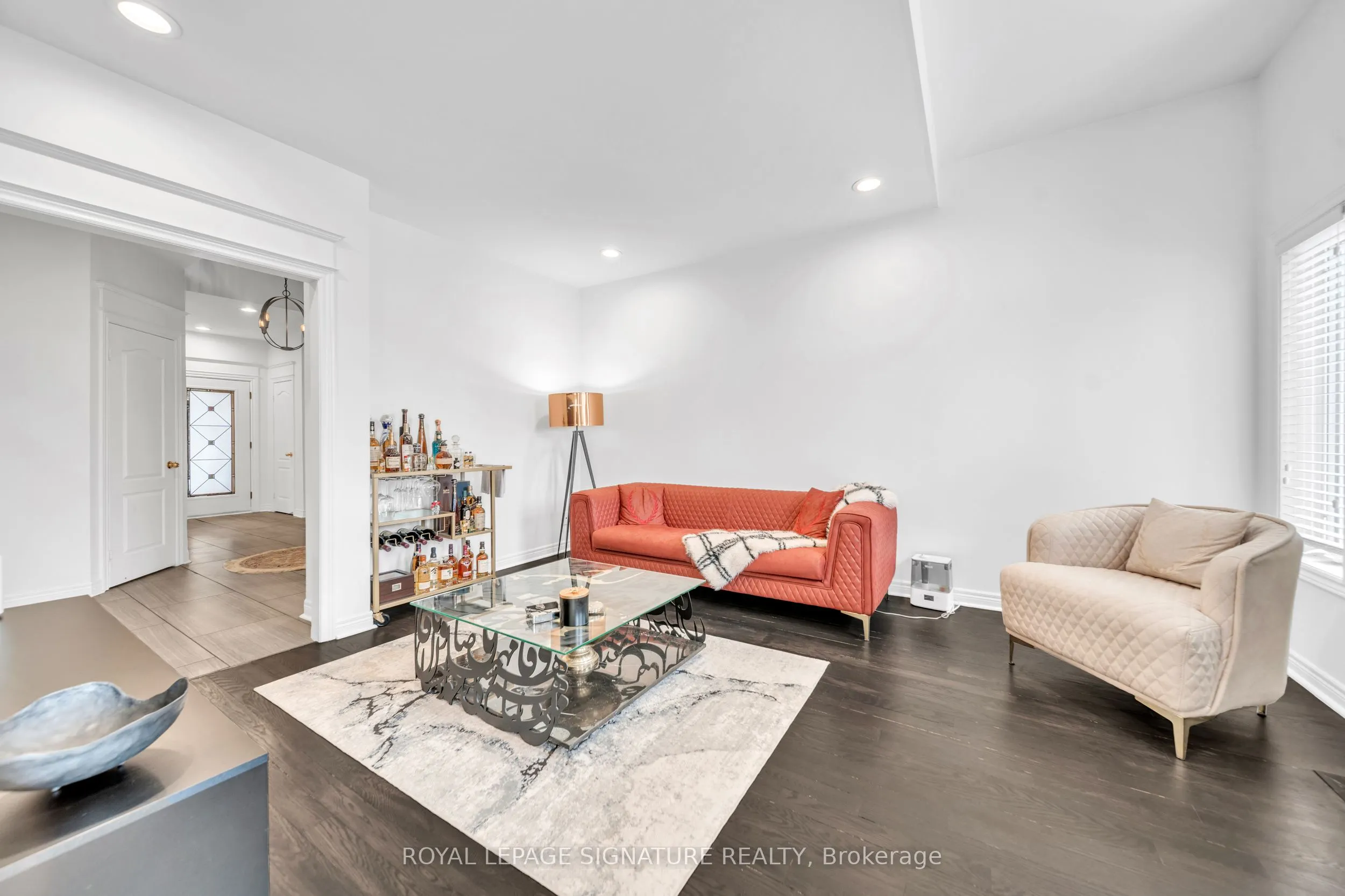 406 Hewitt Circle