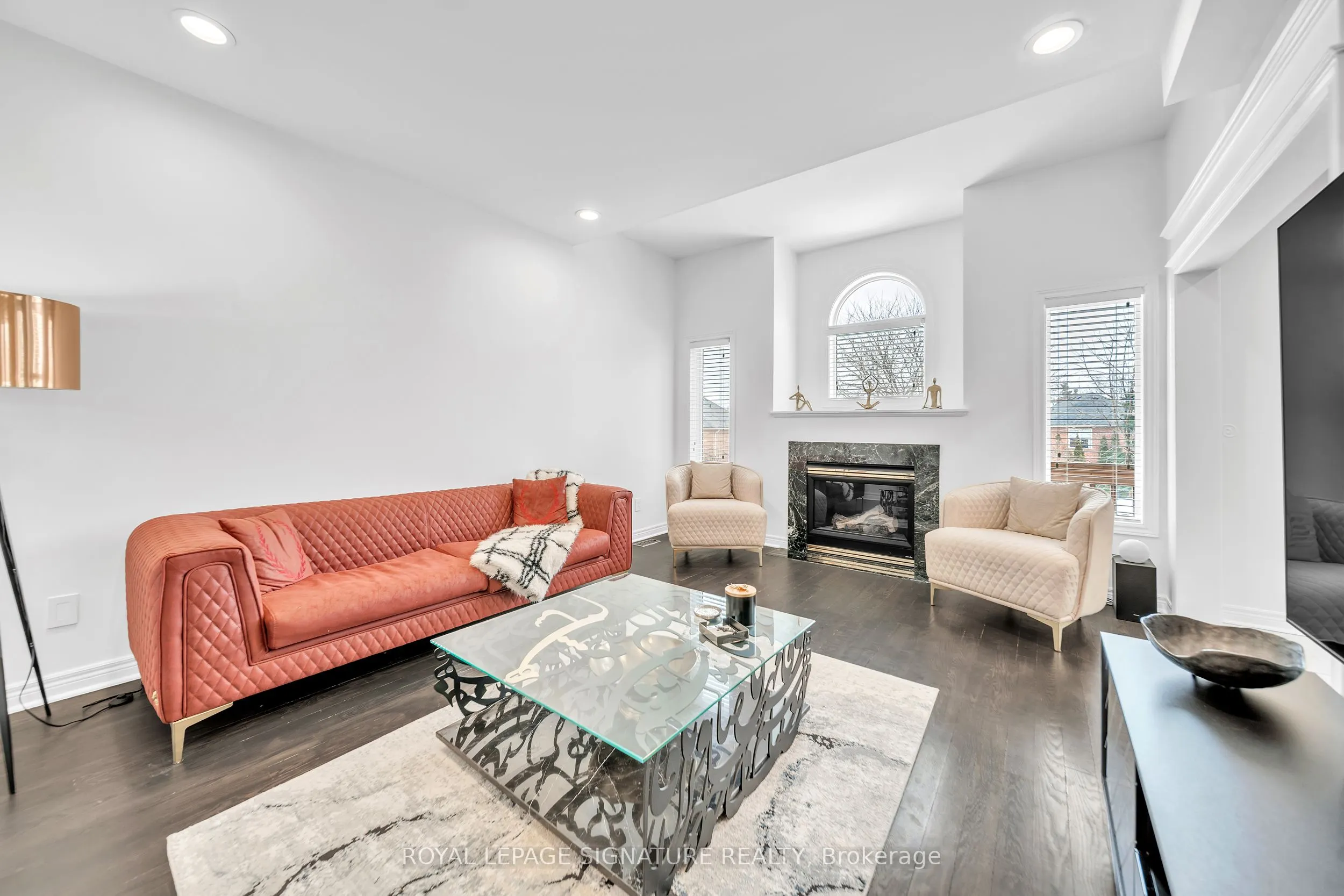 406 Hewitt Circle