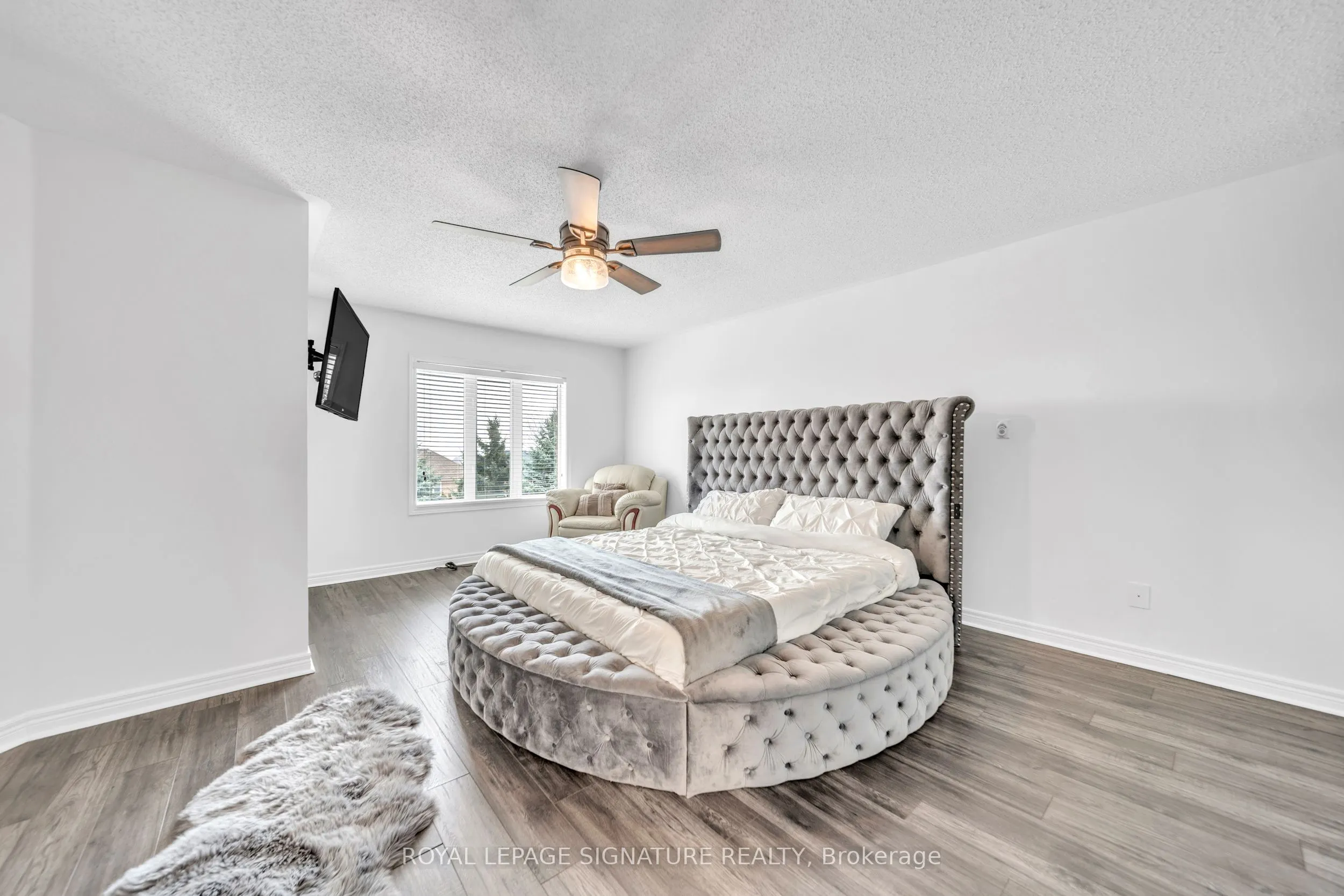 406 Hewitt Circle