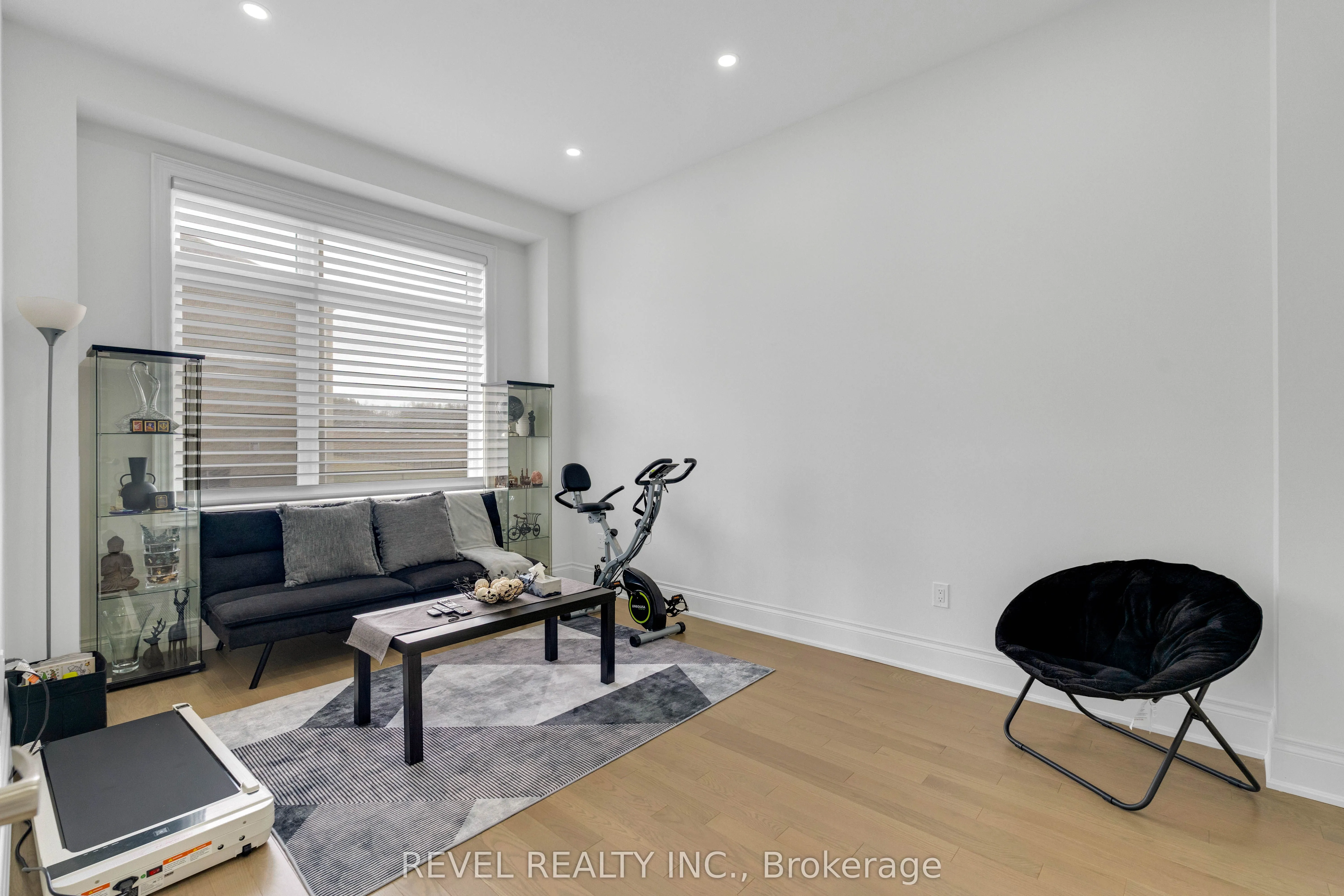 77 Marigold Boulevard