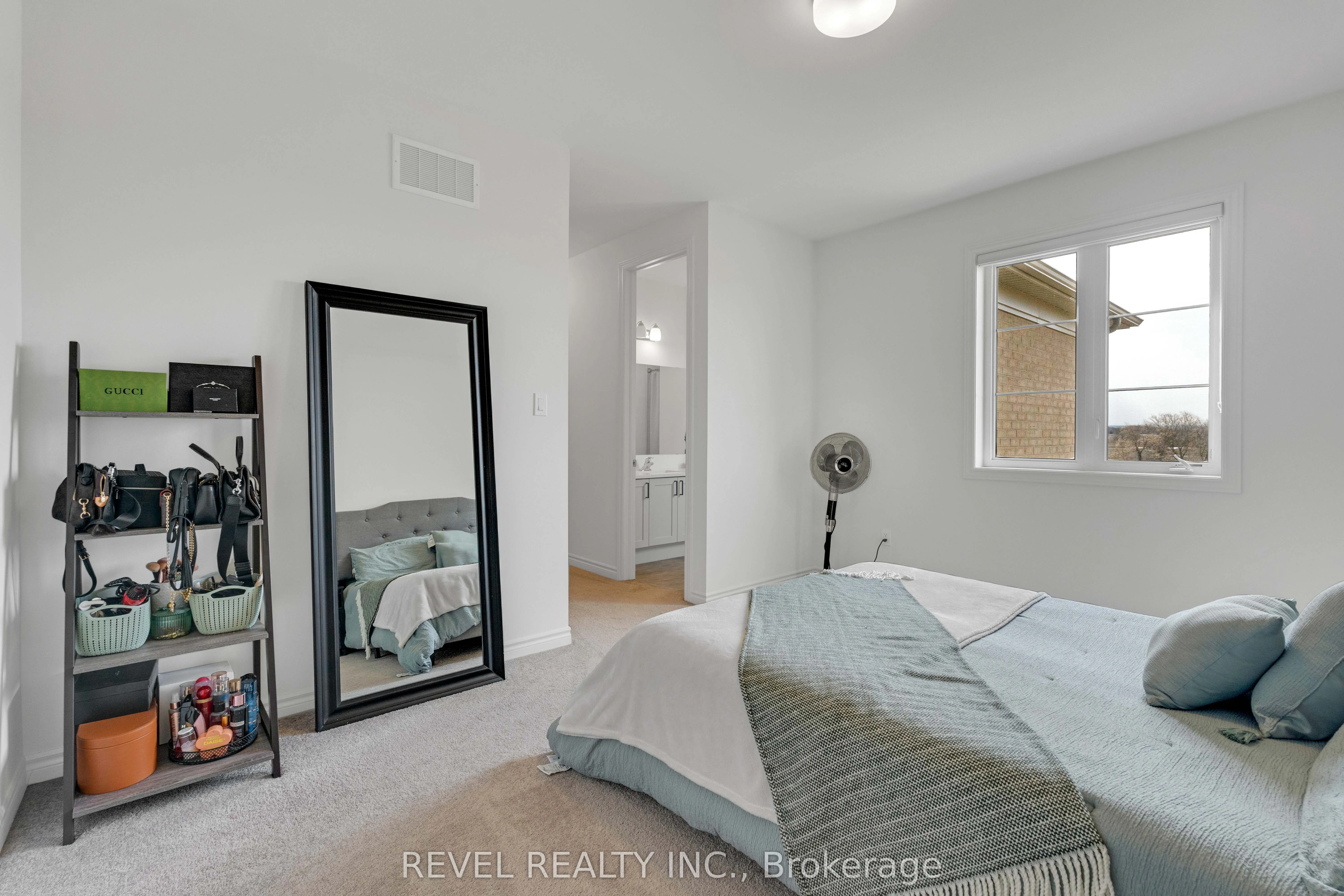 77 Marigold Boulevard