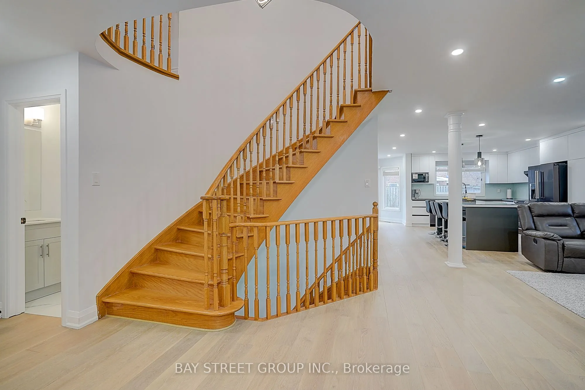 8 Mooreland Court