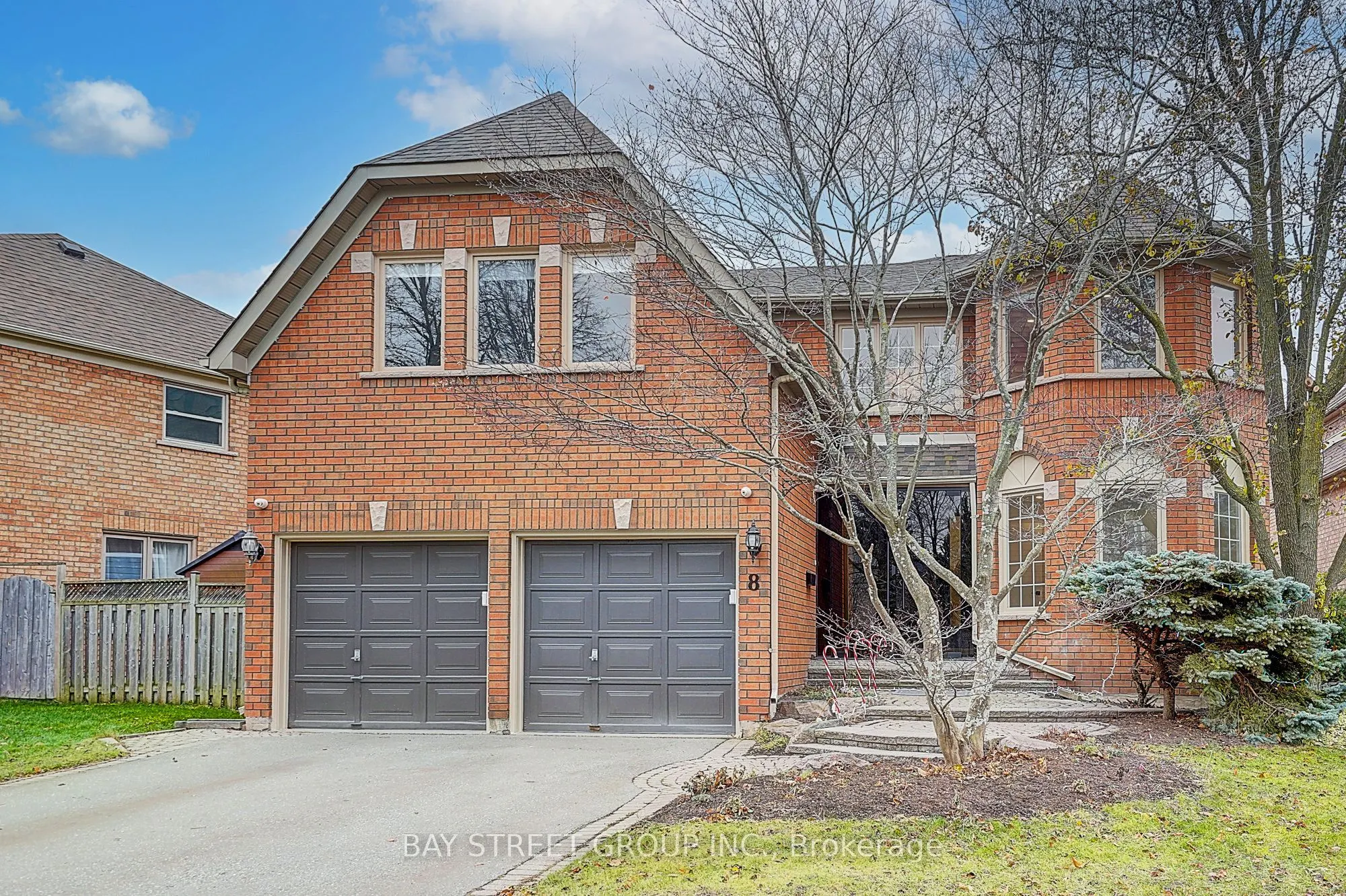8 Mooreland Court