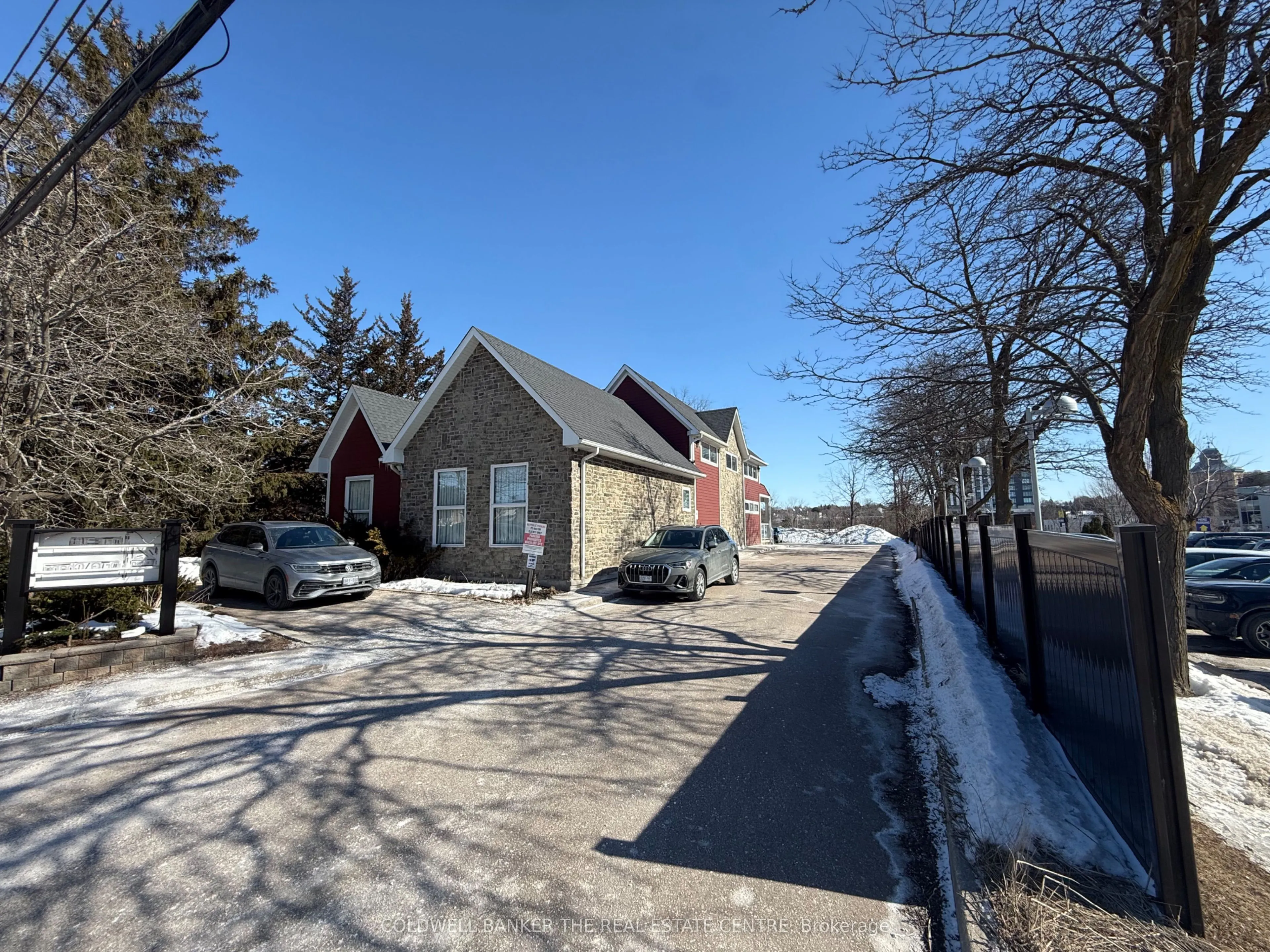23 Bolton Avenue